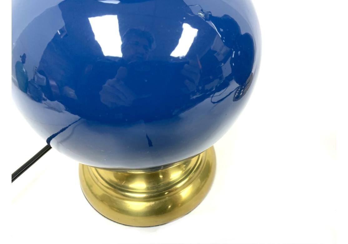 Pareja De Lámparas De Mesa De Cerámica Azul De Doble Calabaza Robert Abbey en venta 2