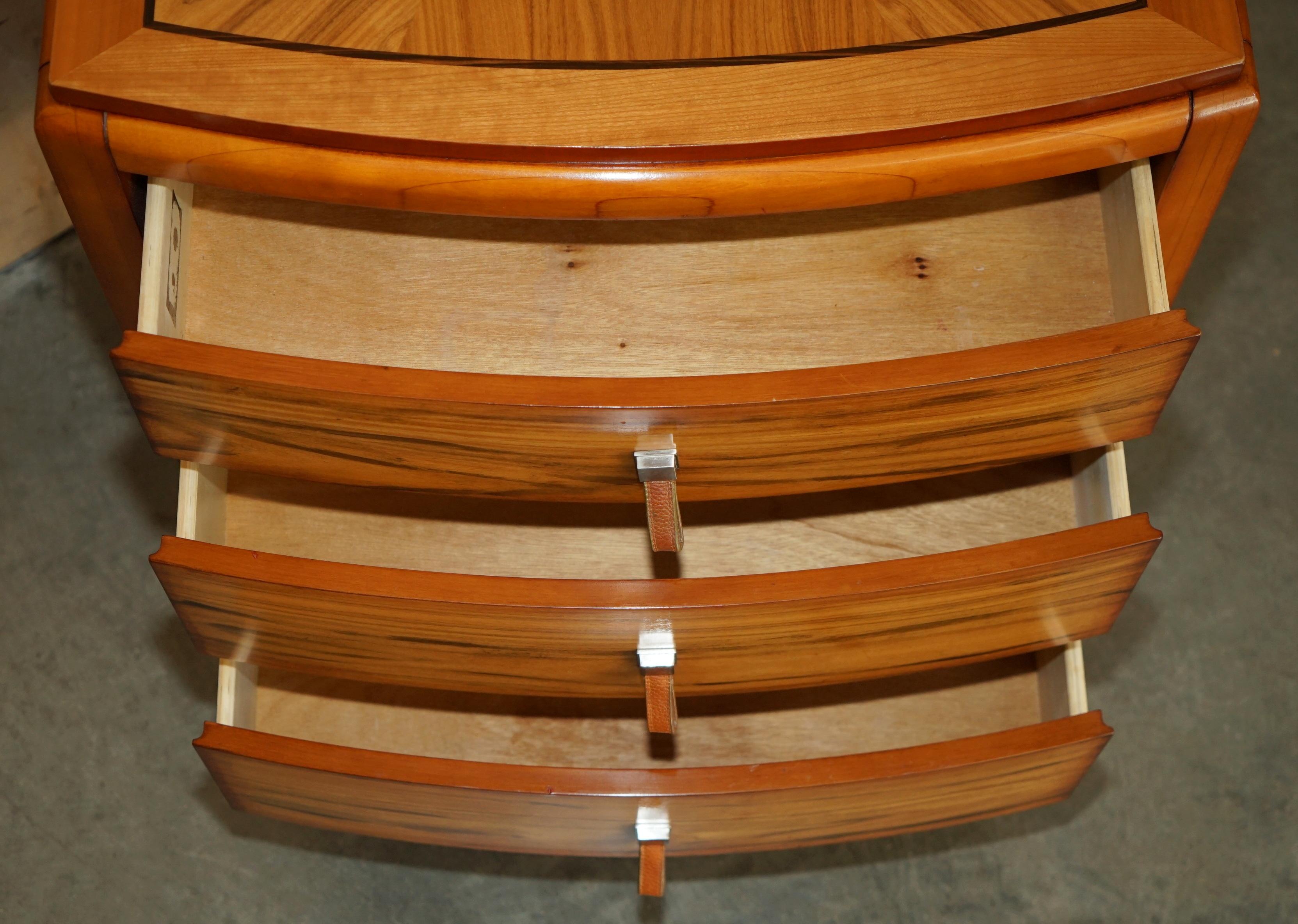 PAR DE MÉNSULAS DE NOCHE O LATERALES ROBERT IDOL DESIGN FOR LANE HOME FURNiSHINGS en venta 6