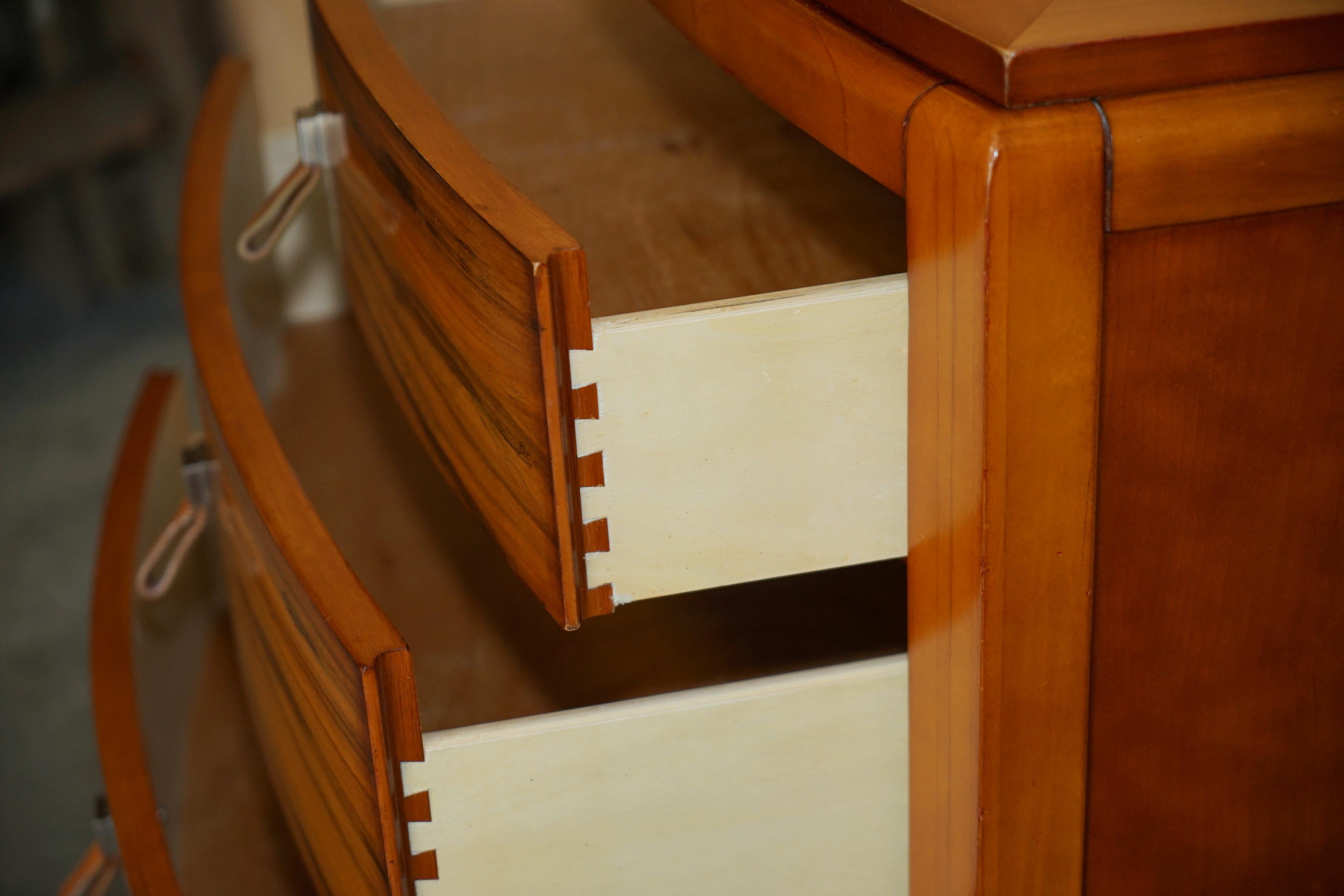 PAR DE MÉNSULAS DE NOCHE O LATERALES ROBERT IDOL DESIGN FOR LANE HOME FURNiSHINGS en venta 7