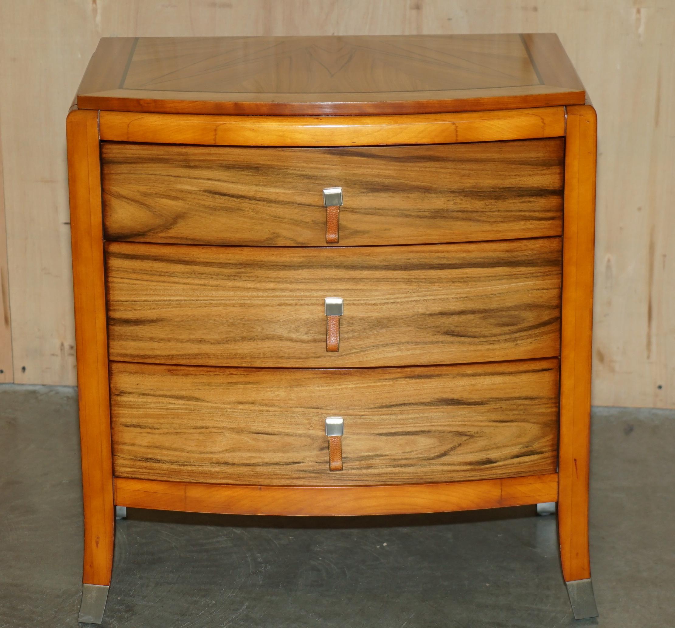 PAR DE MÉNSULAS DE NOCHE O LATERALES ROBERT IDOL DESIGN FOR LANE HOME FURNiSHINGS en venta 9