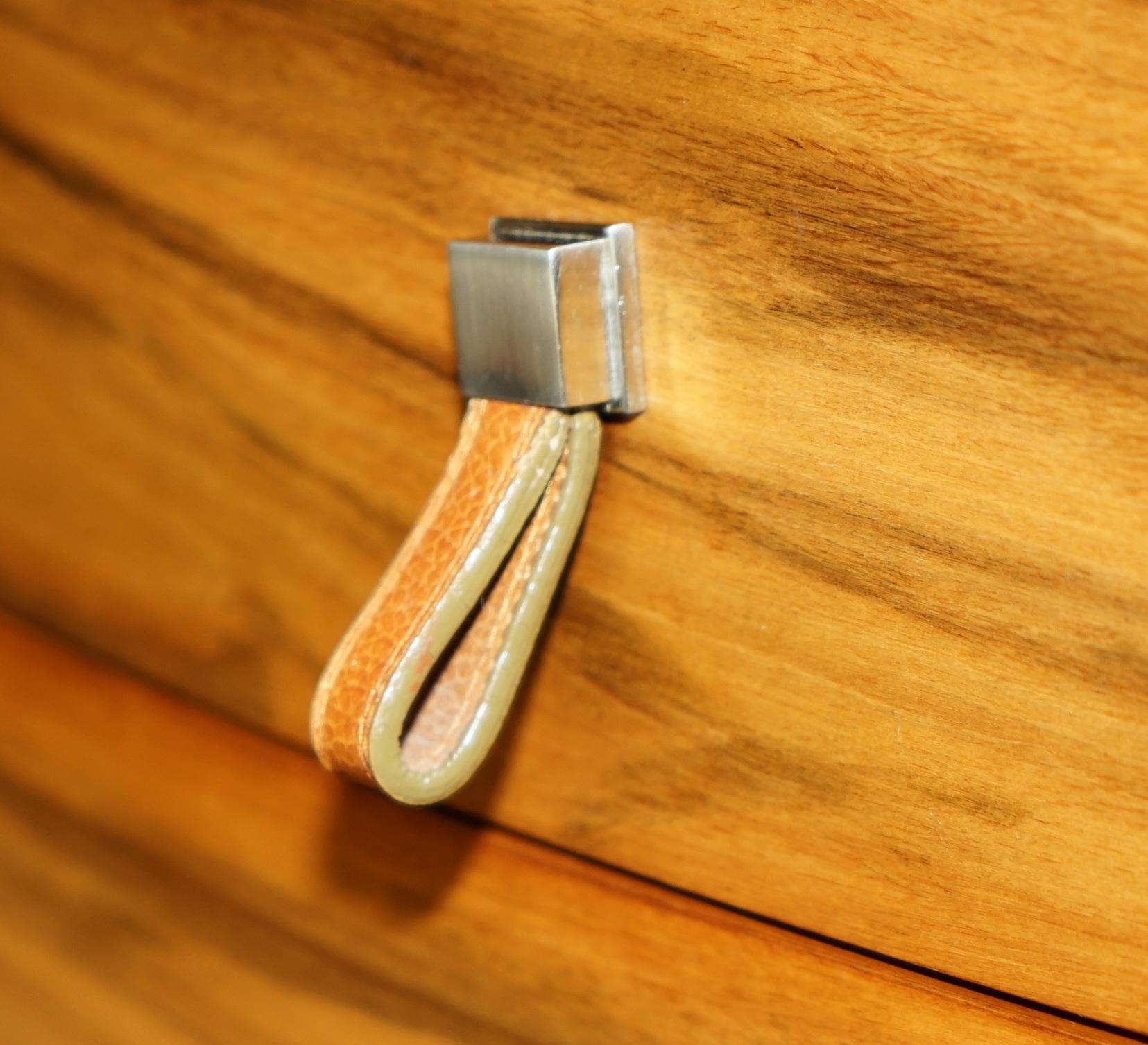 PAR DE MÉNSULAS DE NOCHE O LATERALES ROBERT IDOL DESIGN FOR LANE HOME FURNiSHINGS en venta 11