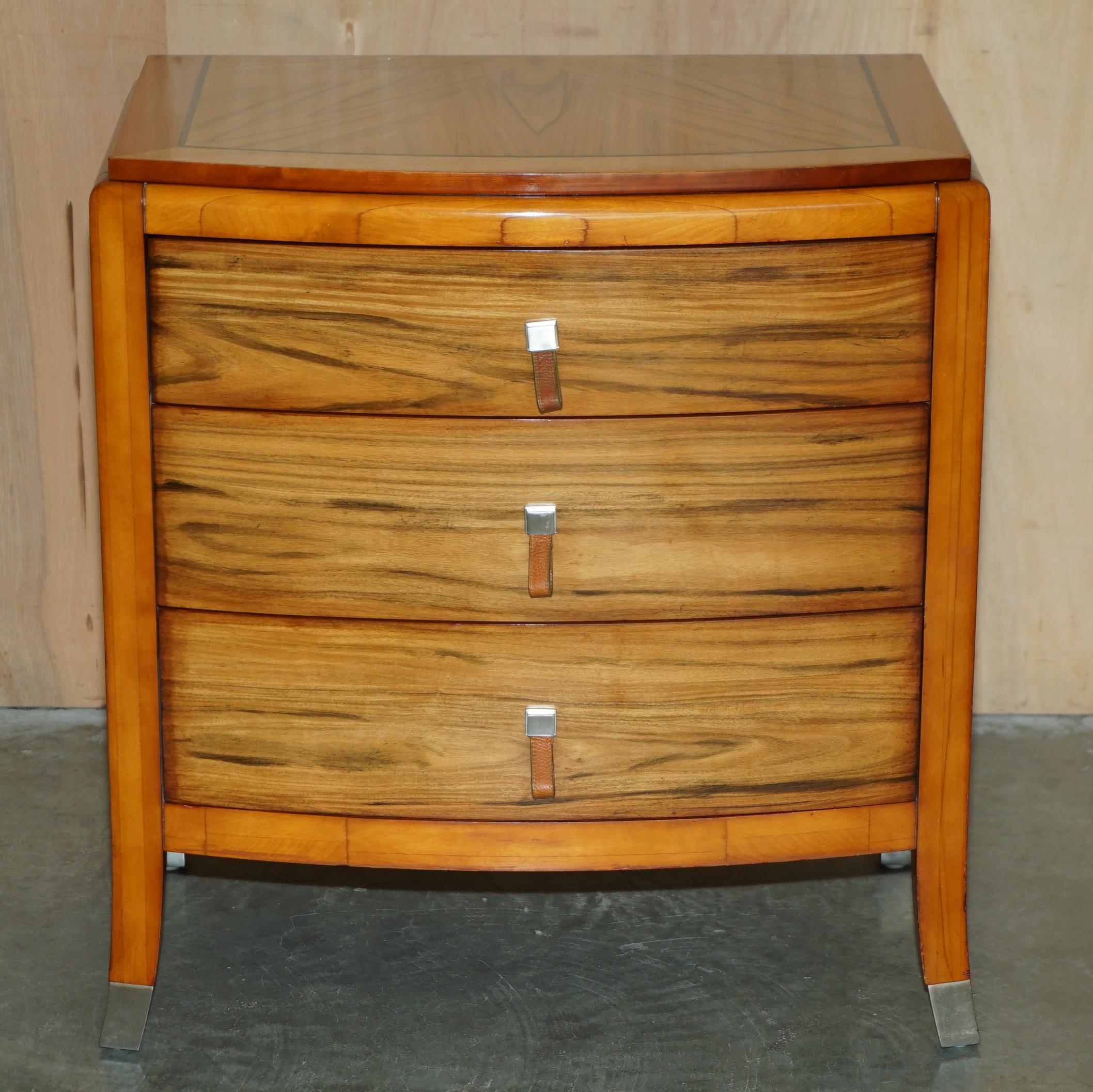 PAR DE MÉNSULAS DE NOCHE O LATERALES ROBERT IDOL DESIGN FOR LANE HOME FURNiSHINGS Inglés en venta