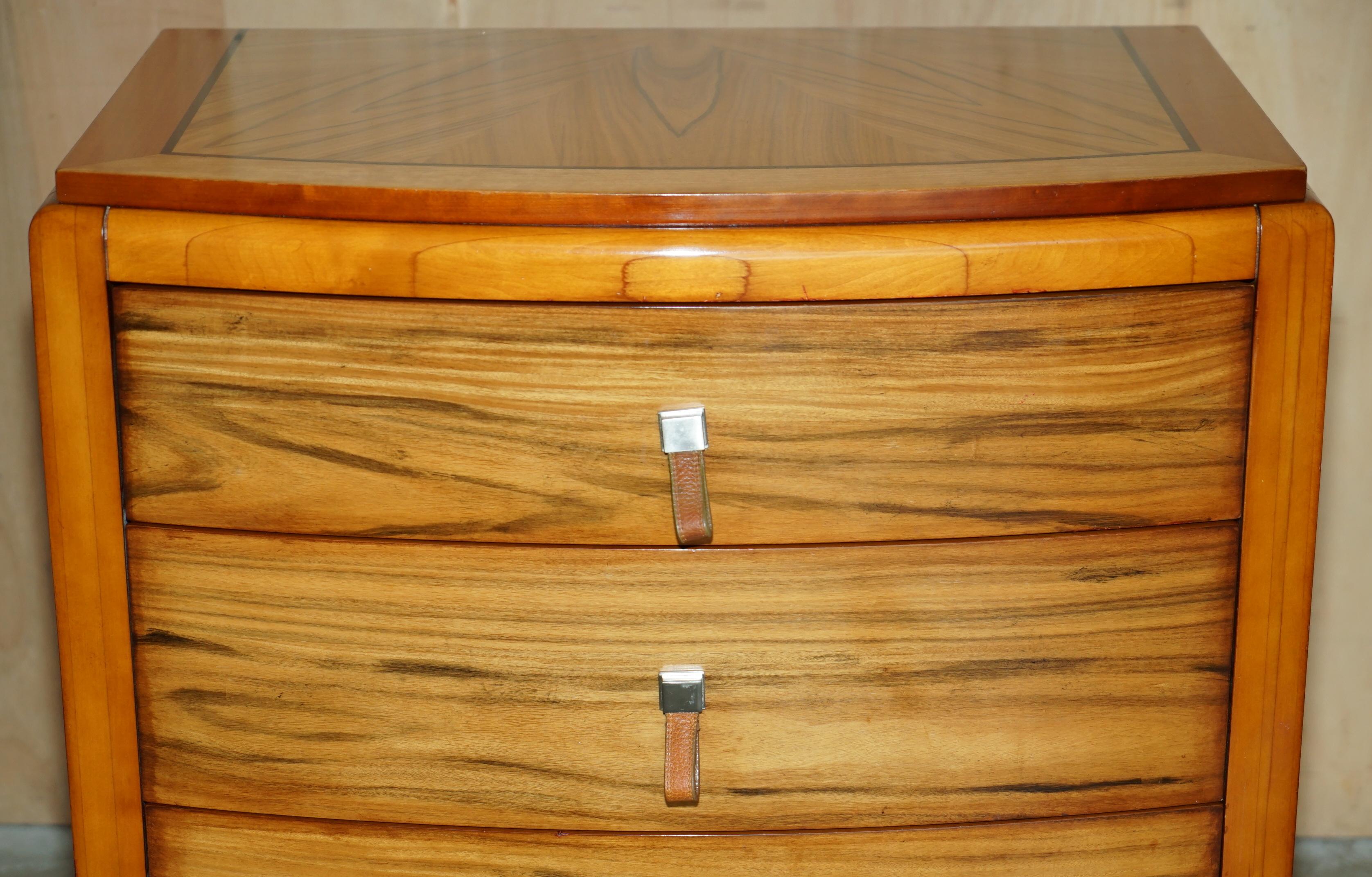 PAR DE MÉNSULAS DE NOCHE O LATERALES ROBERT IDOL DESIGN FOR LANE HOME FURNiSHINGS Hecho a mano en venta