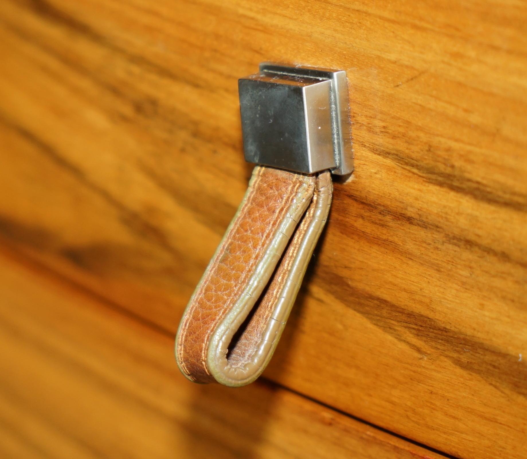 PAR DE MÉNSULAS DE NOCHE O LATERALES ROBERT IDOL DESIGN FOR LANE HOME FURNiSHINGS siglo XX en venta