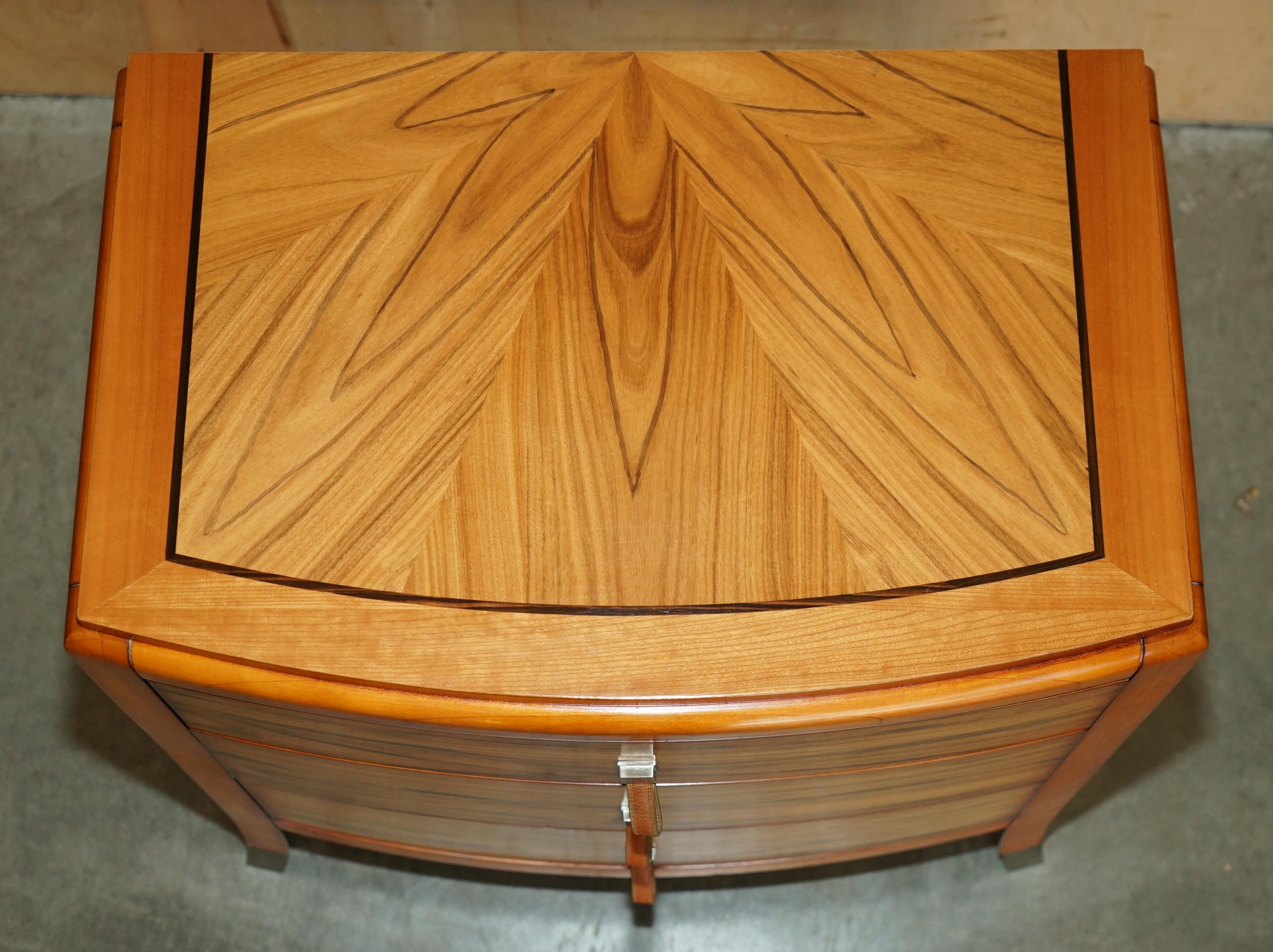 PAR DE MÉNSULAS DE NOCHE O LATERALES ROBERT IDOL DESIGN FOR LANE HOME FURNiSHINGS en venta 1