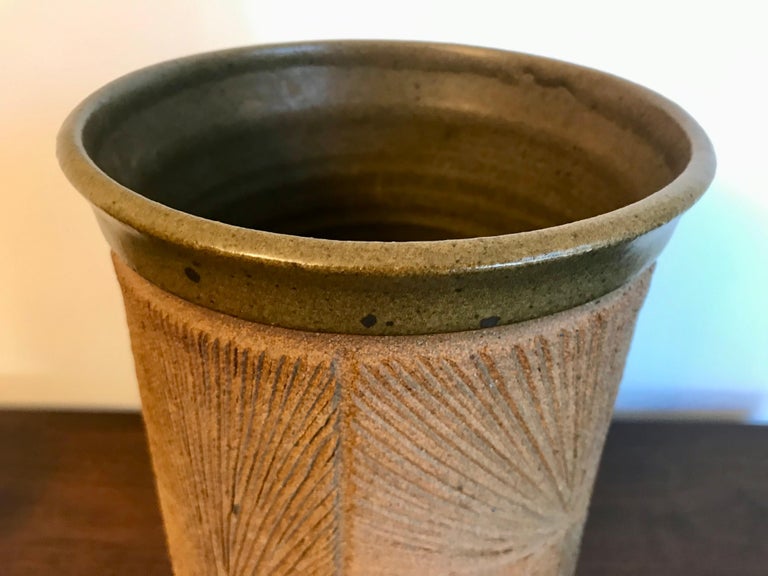 Robert Maxwell Studio Stoneware 'Earthgender' Pottery  In Good Condition For Sale In Los Angeles, CA
