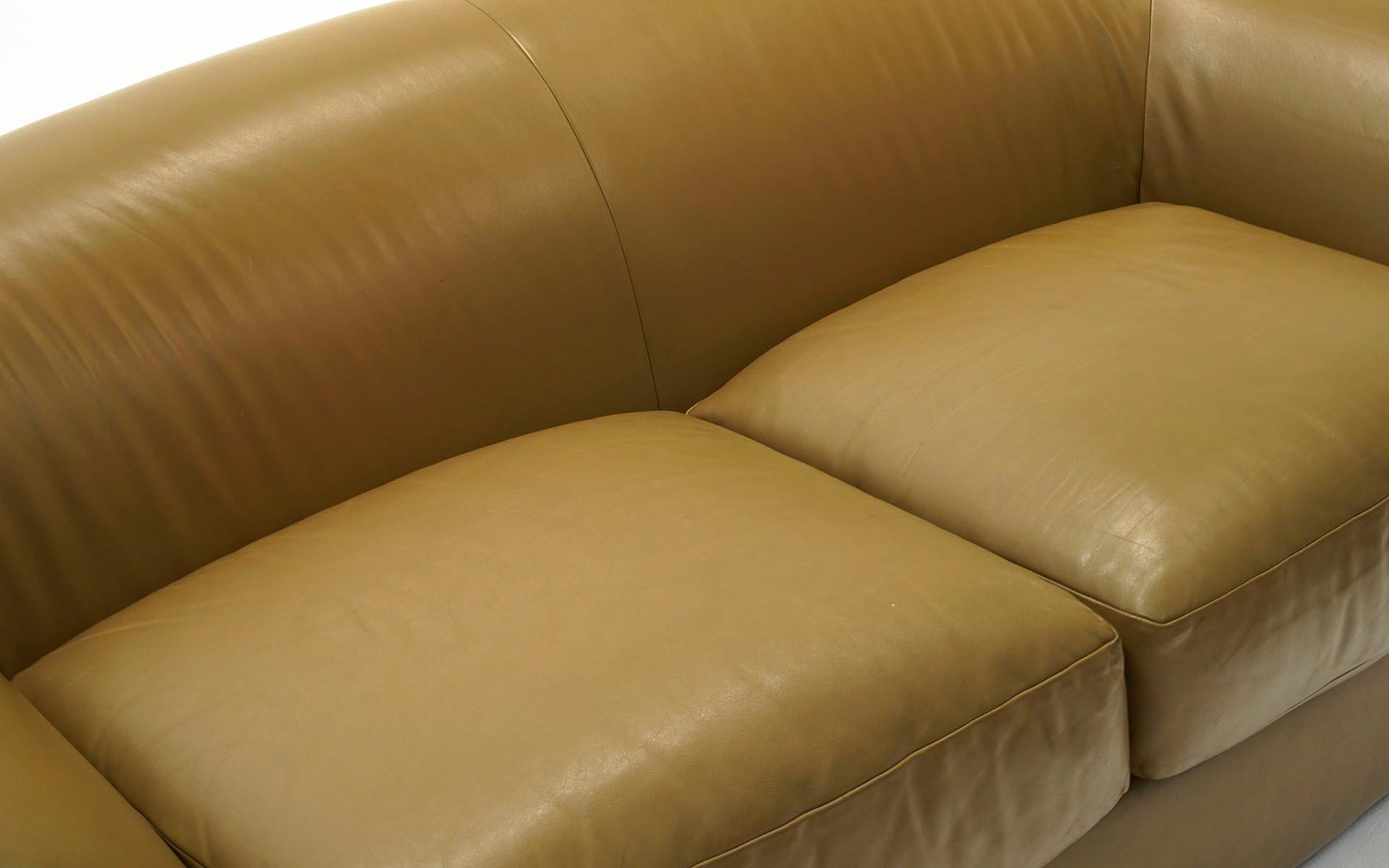 Robert Venturi Grandma-Sofa aus braunem / taupefarbenem Originalleder für Knoll. (Ende des 20. Jahrhunderts) im Angebot