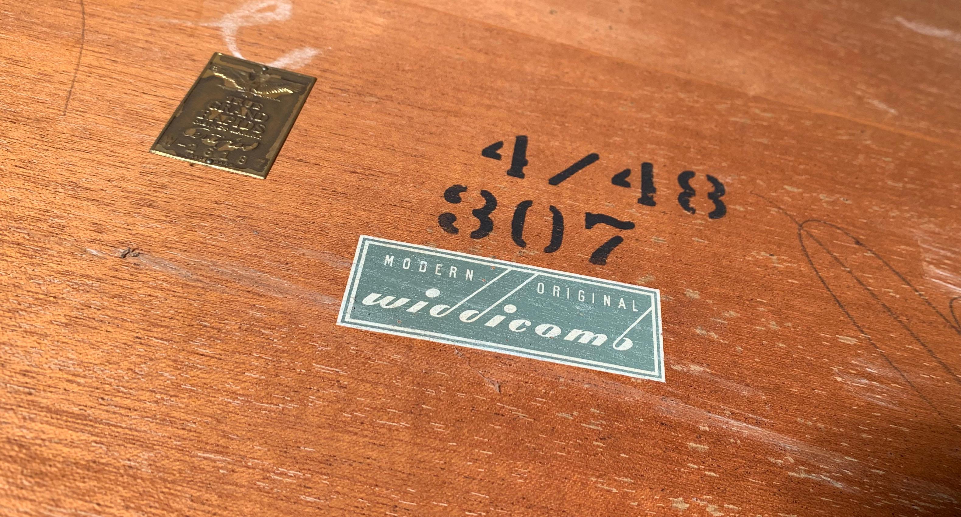 20th Century Pair of Robsjohn Gibbings Parsons End Tables for Widdicomb For Sale