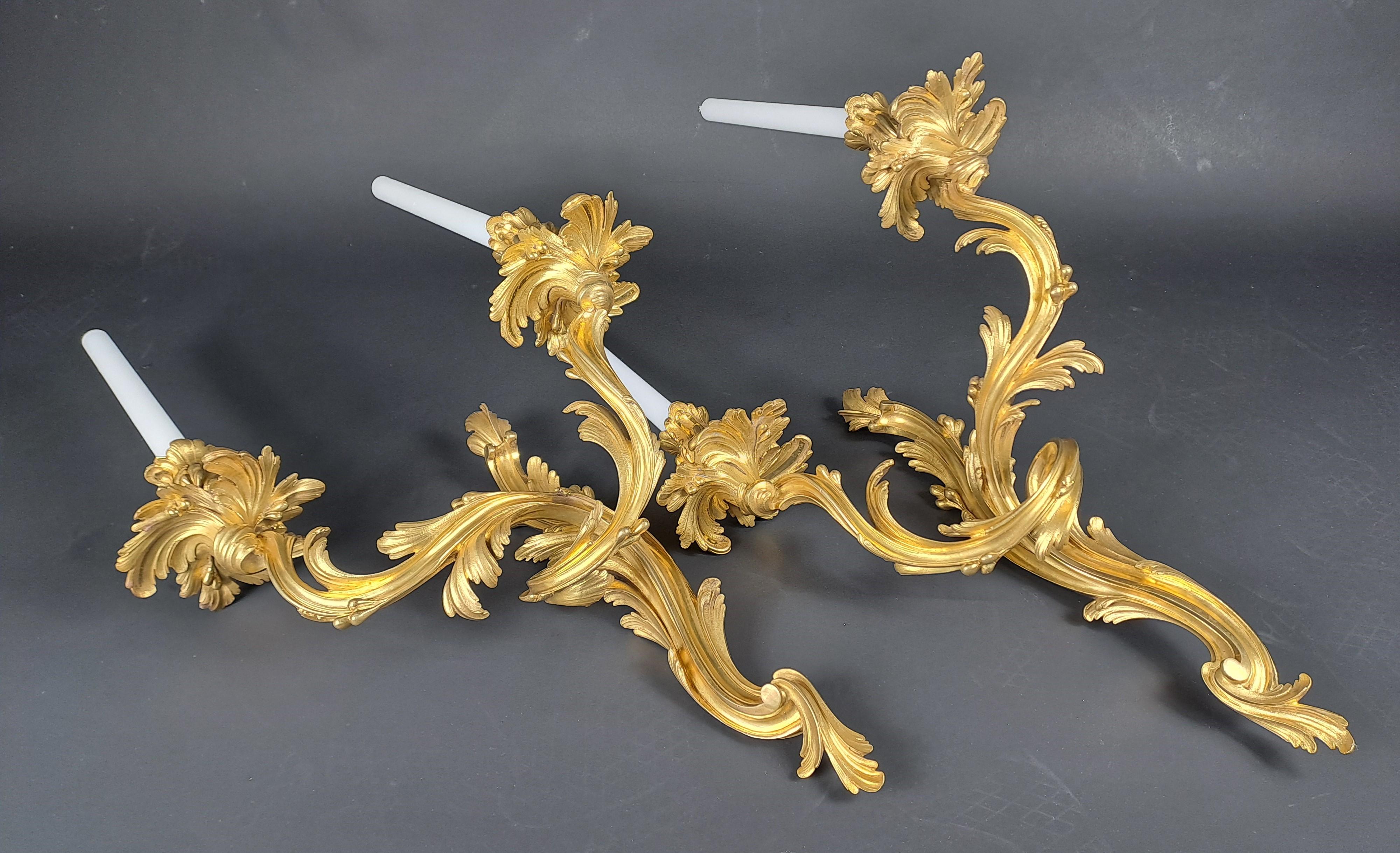 Pareja De Apliques Rocaille En Bronce Dorado en venta 4