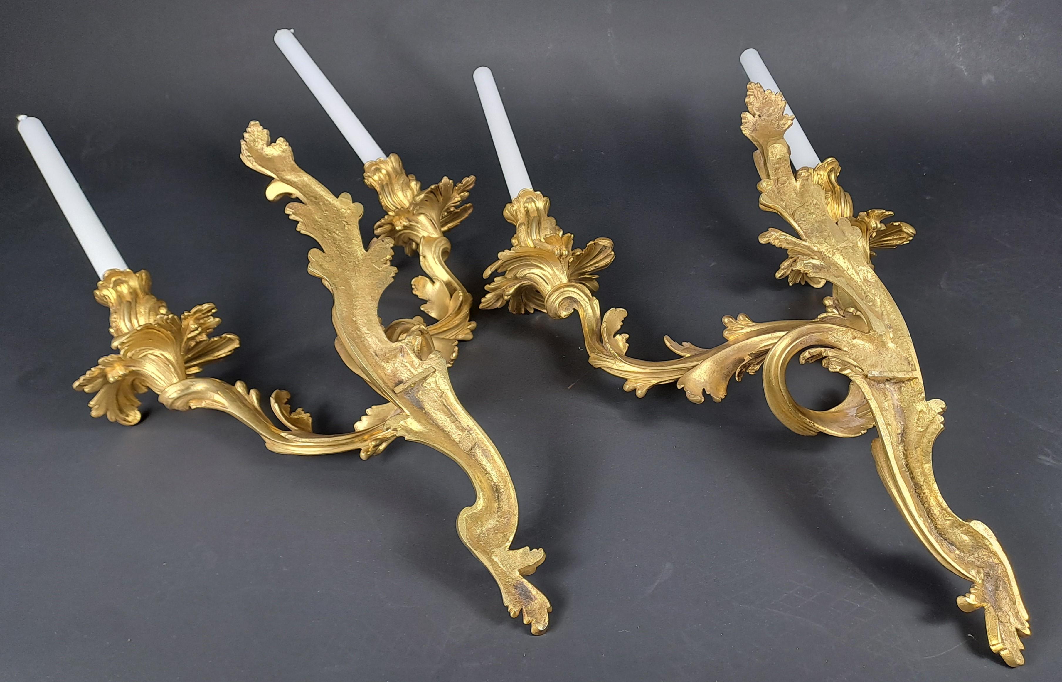 Pareja De Apliques Rocaille En Bronce Dorado en venta 5