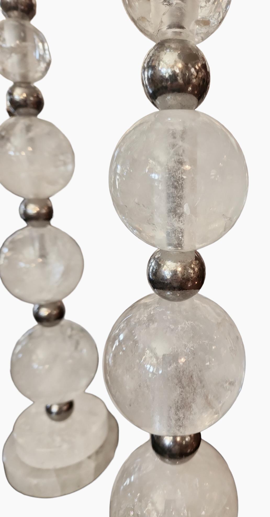 Paire de lampes de table en cristal de Rock et boule de métal en vente