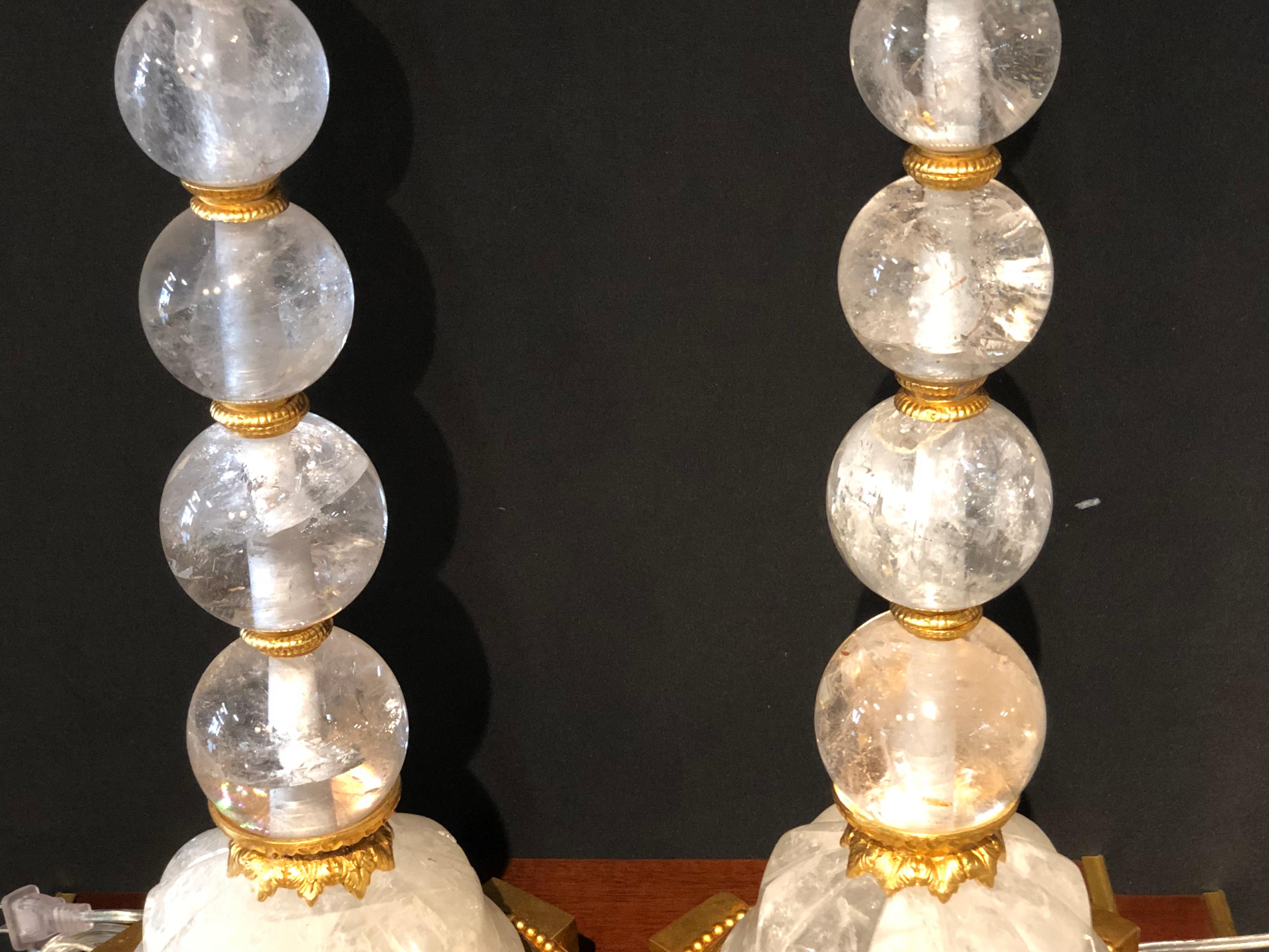 Néoclassique Paire de lampes de bureau en cristal de roche de style Hollywood Regency ou Art Déco en vente