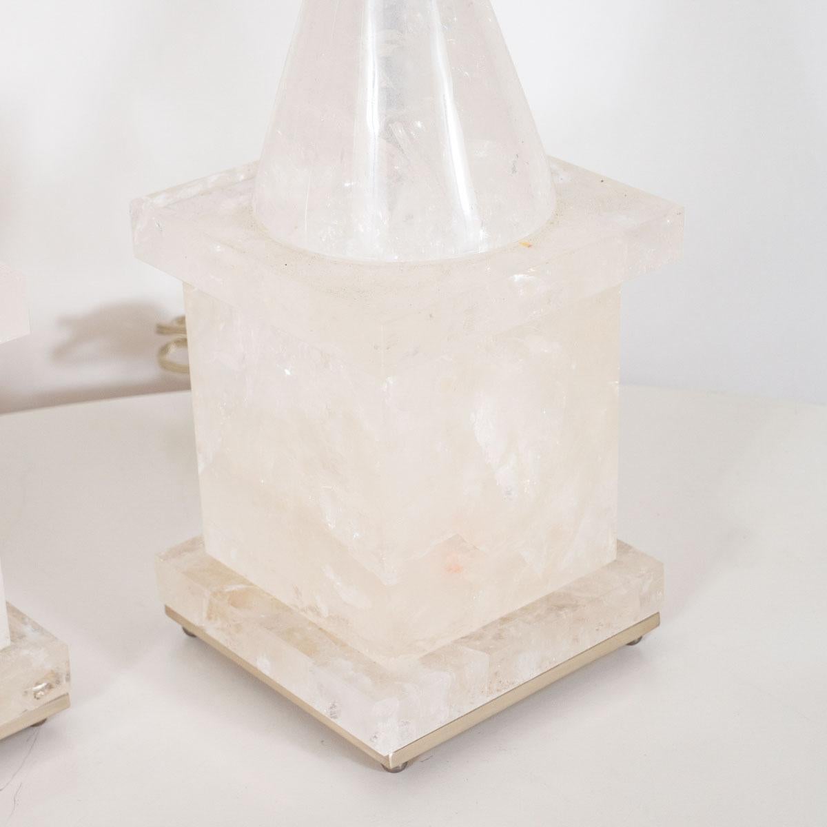 Paire de lampes de table en forme d'urne en cristal de roche en vente 3