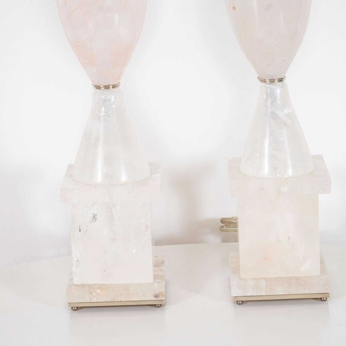 Paire de lampes de table en forme d'urne en cristal de roche en vente 5