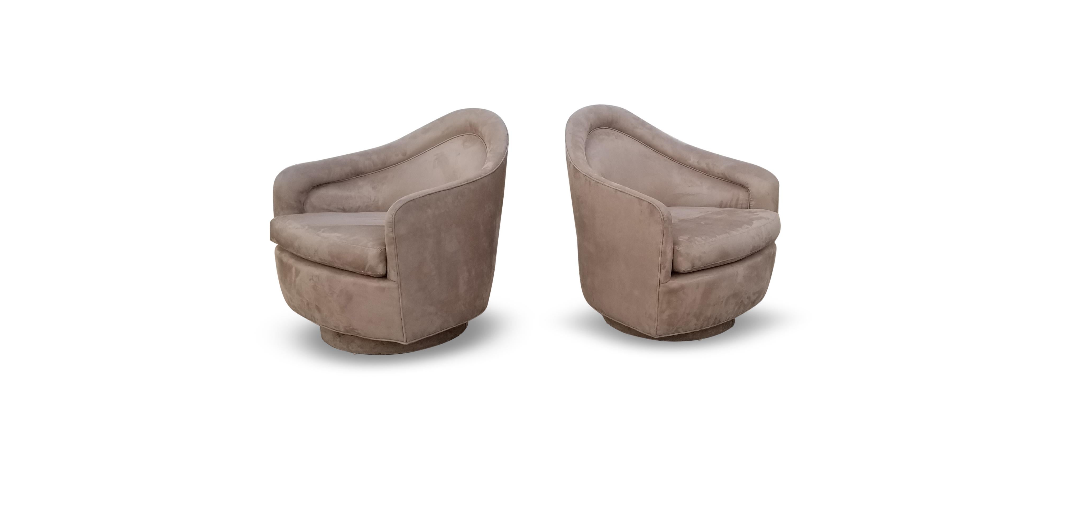 American Pair of Rocking Swivel Lounge Chairs by Milo Baughman