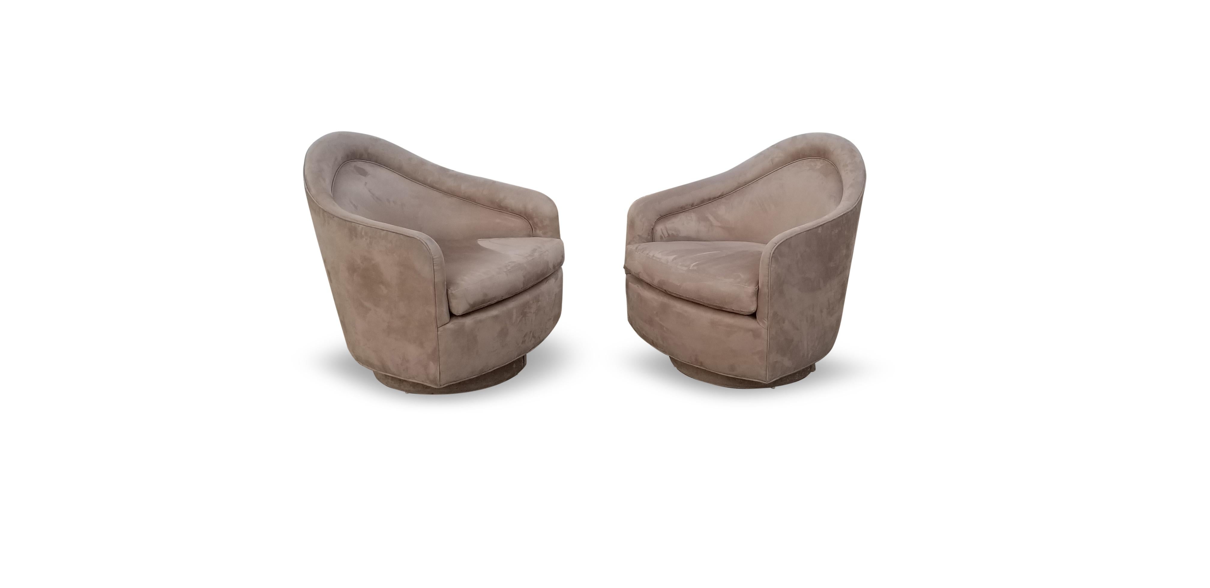 Pair of Rocking Swivel Lounge Chairs by Milo Baughman 2