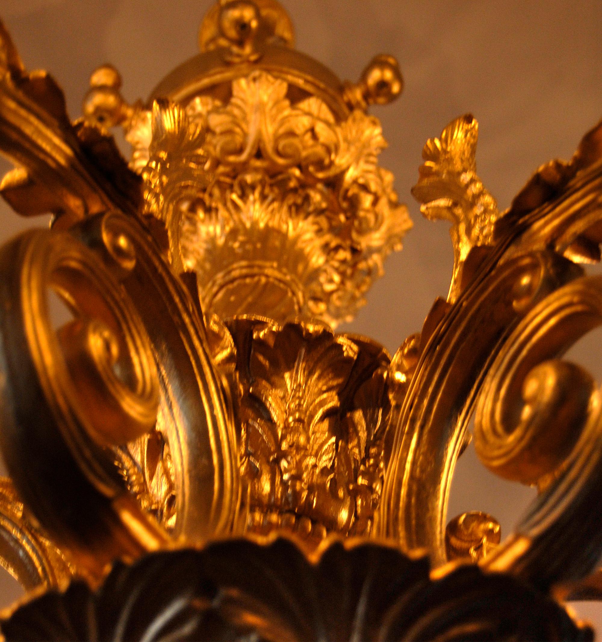Pair of Rococo Baroque Iron Cast French Chandeliers, Gold Bronzed 6 Flames In Excellent Condition For Sale In Ettlingen, DE