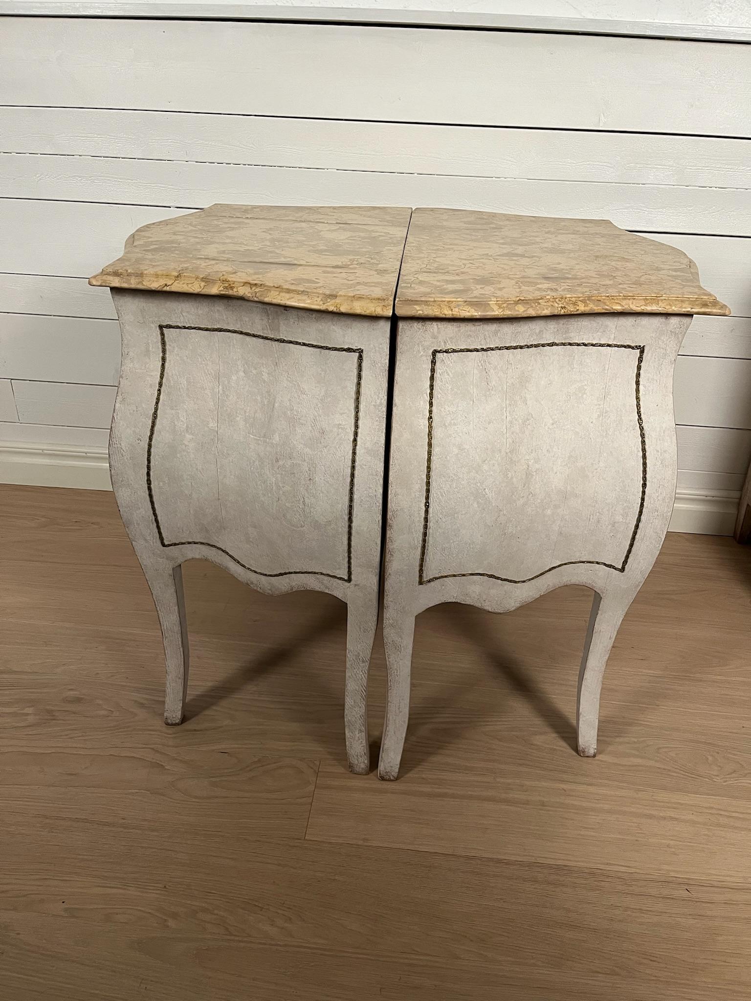 Pair of Rococo bombe commodes / Nightstands - 20th Century 2