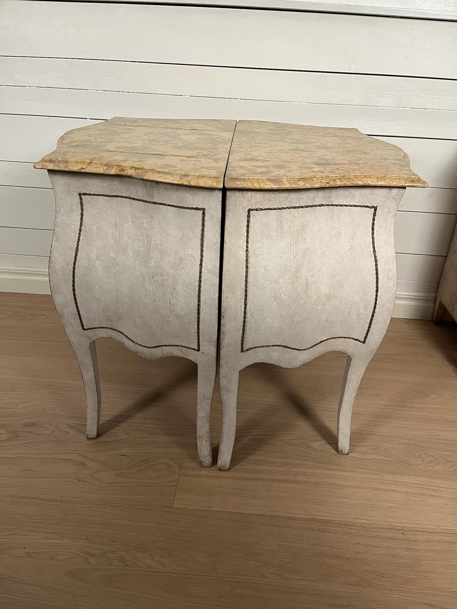 Pair of Rococo bombe commodes / Nightstands - 20th Century 3