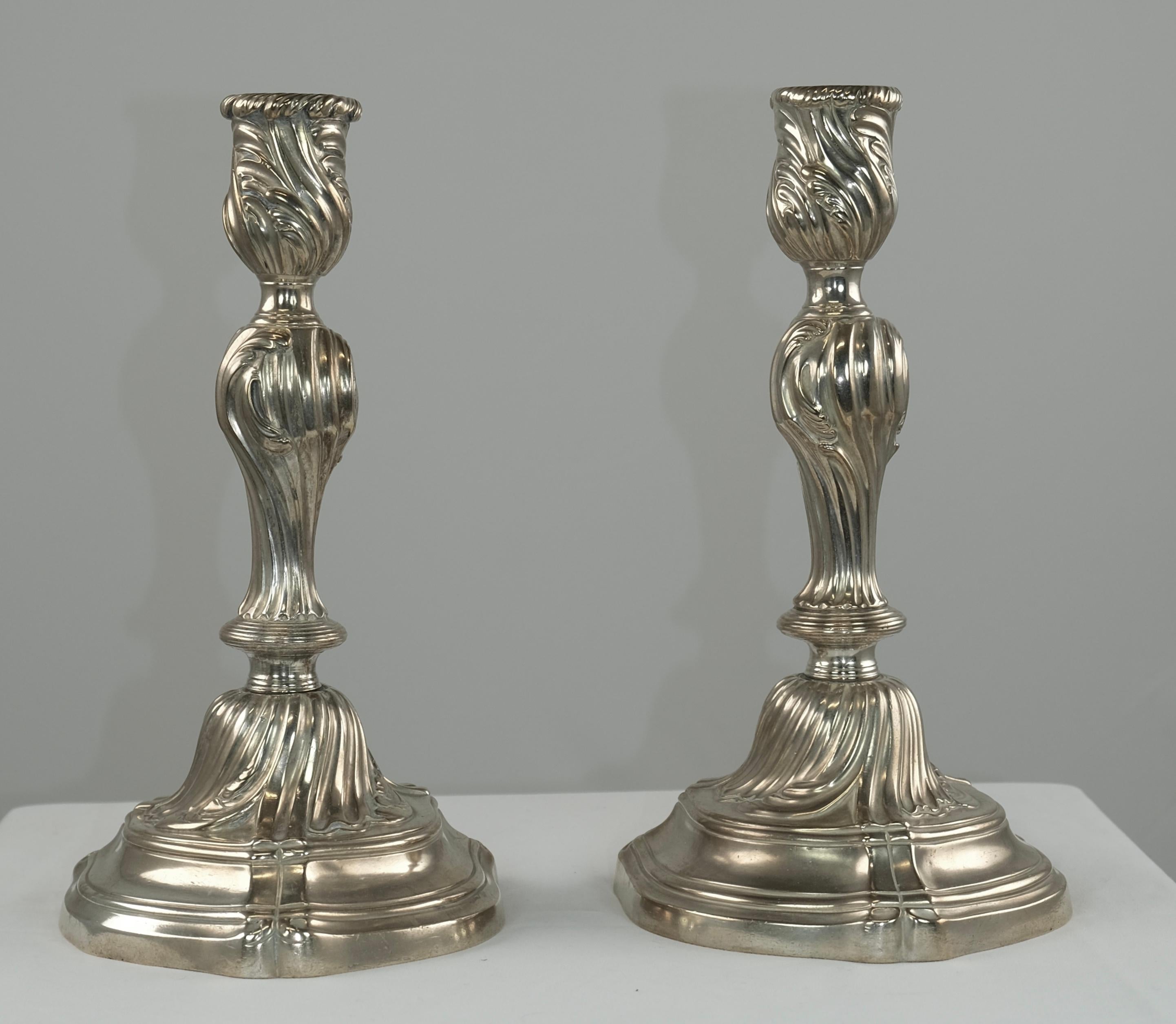 A good quality pair of rococo candlesticks. Good quality on casting and very thick and powerful. Will look great anywhere.