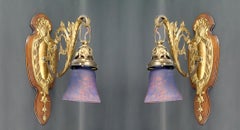 Pair of Rococo / Louis XV wall sconces in gilded bronze, walnut and glass tulips