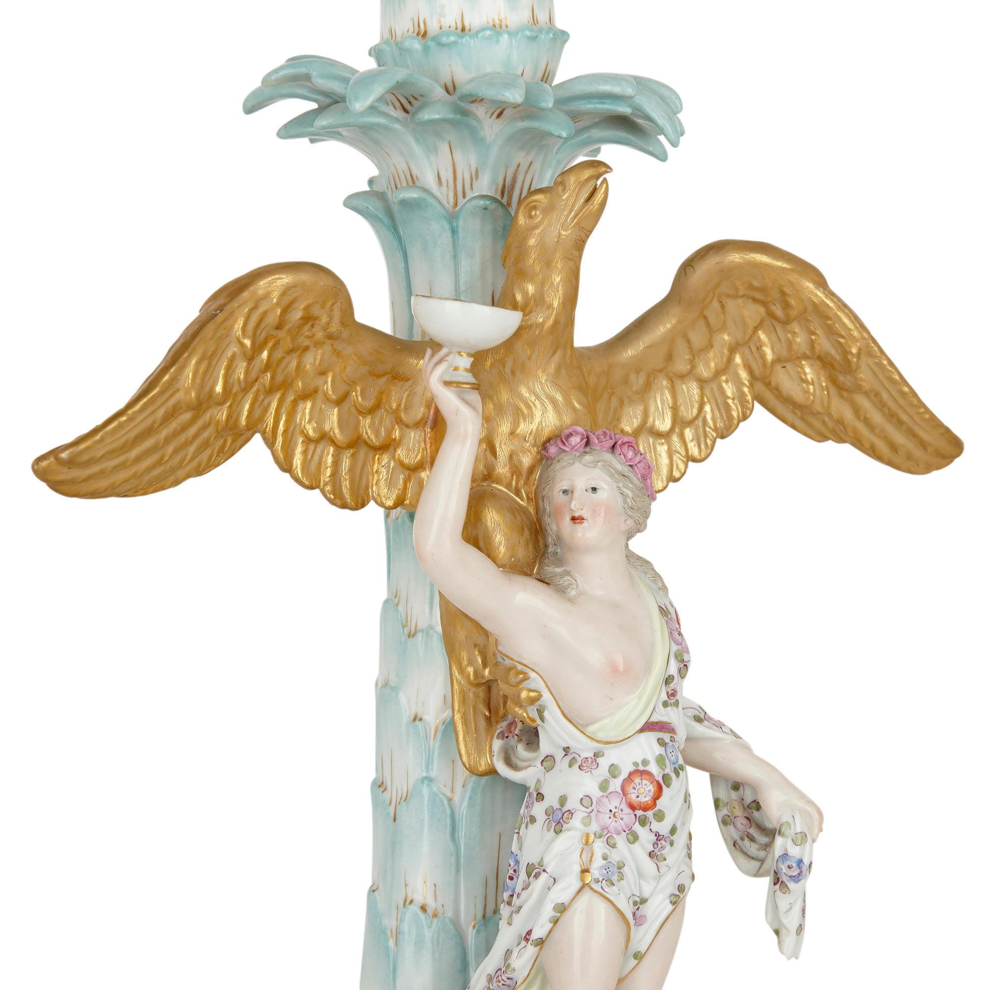 XIXe siècle Paire de candélabres en porcelaine allemande de Meissen de style rococo en vente
