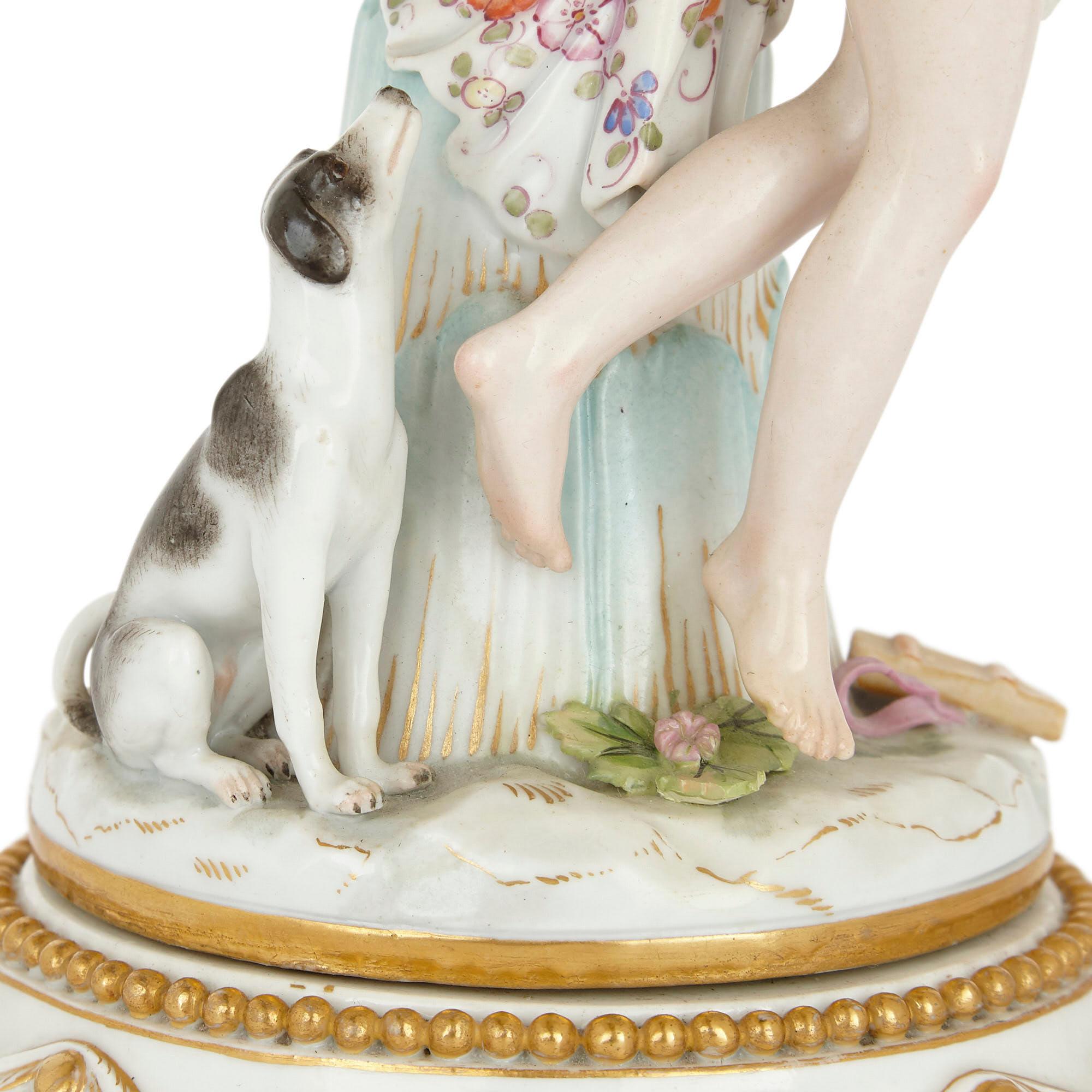 Coppia di candelabri in porcellana tedesca Meissen Porcelain in stile rococò in vendita 1