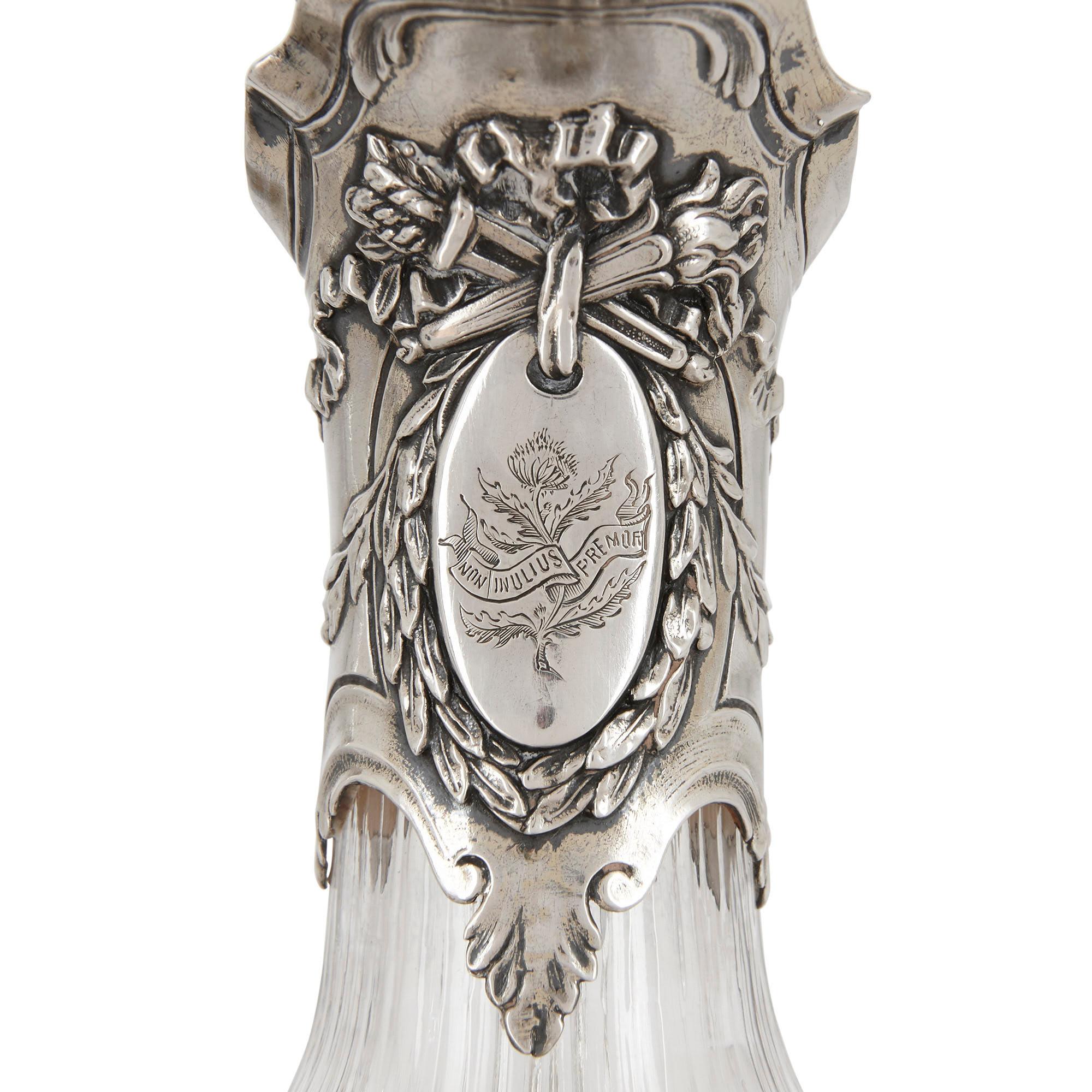 XIXe siècle Paire de pichets à vin de style rococo en cristal monté sur argent par Boivin en vente