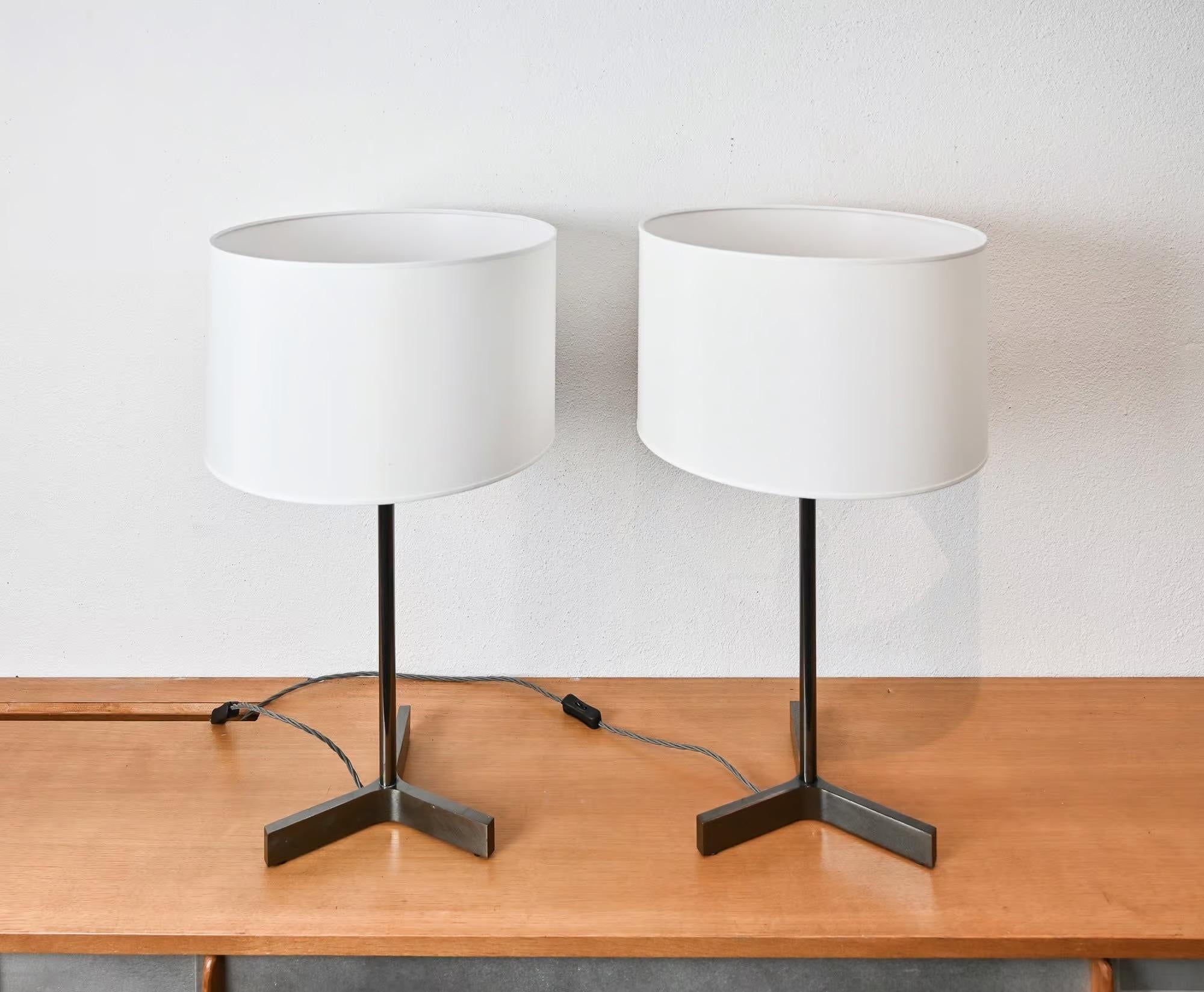 Paire de lampes de table Roger Fatus modèle 6111 par Disderot en vente 1
