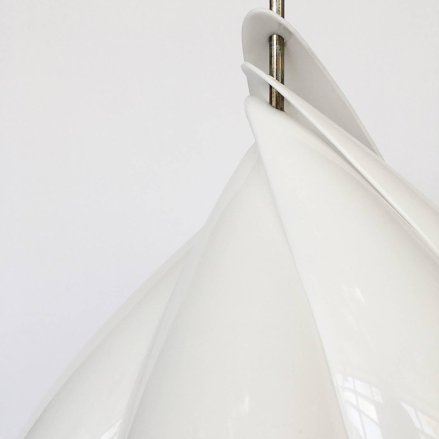 Pair of Roger Rougier Acrylic Twist Spiral Table Lamps 7