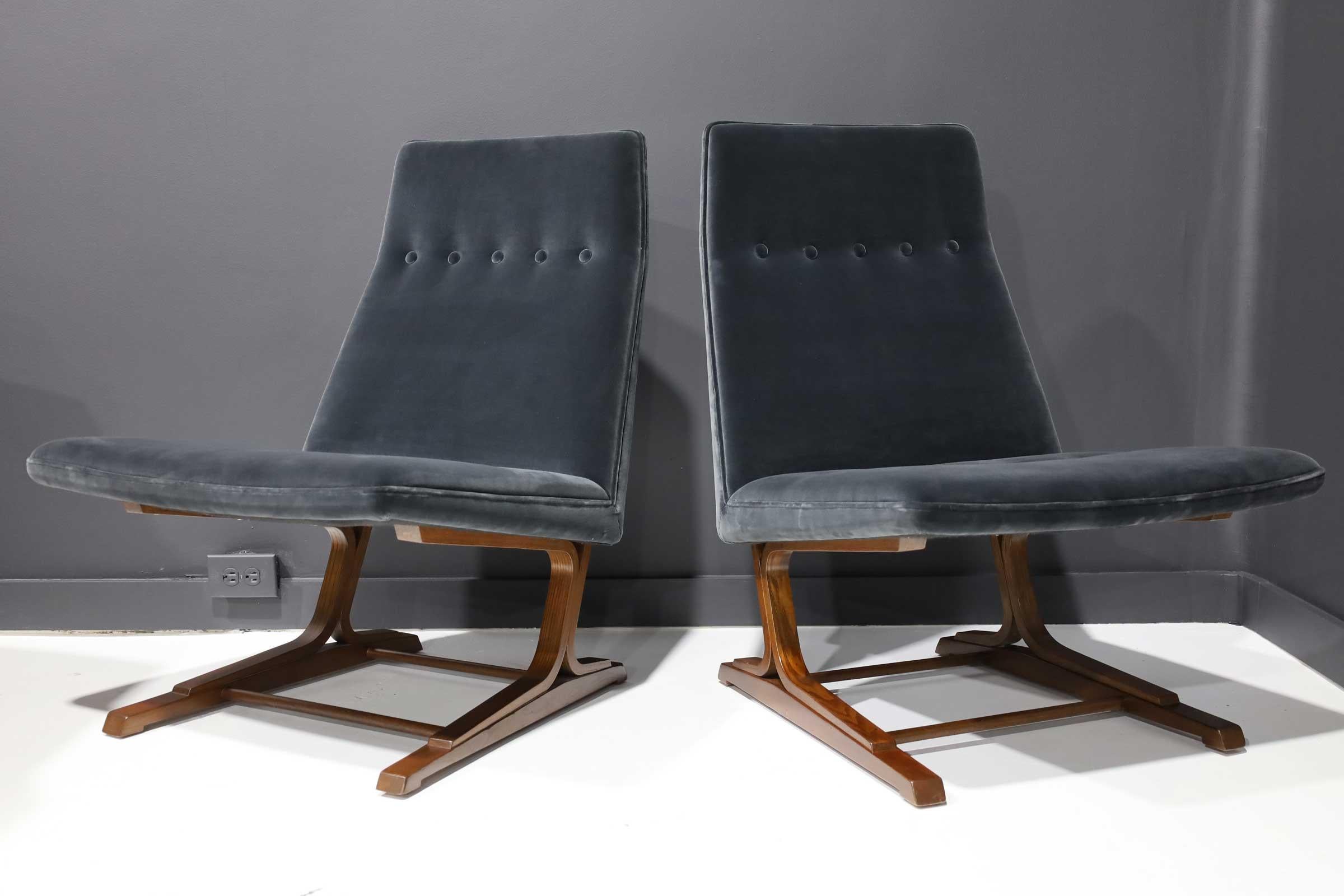 Mid-Century Modern Pair of Roger Sprunger for Dunbar Cantilevered Chairs in Blue Velvet