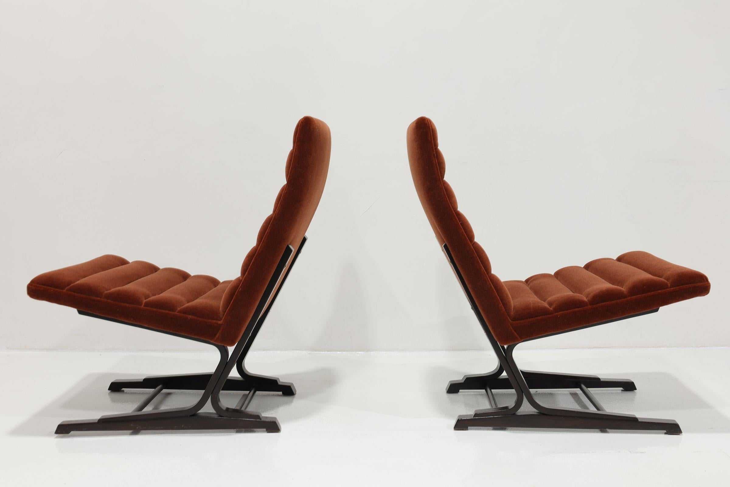 Mid-Century moderno Coppia di sedie a sbalzo di Roger Sprunger per Dunbar in mohair in vendita