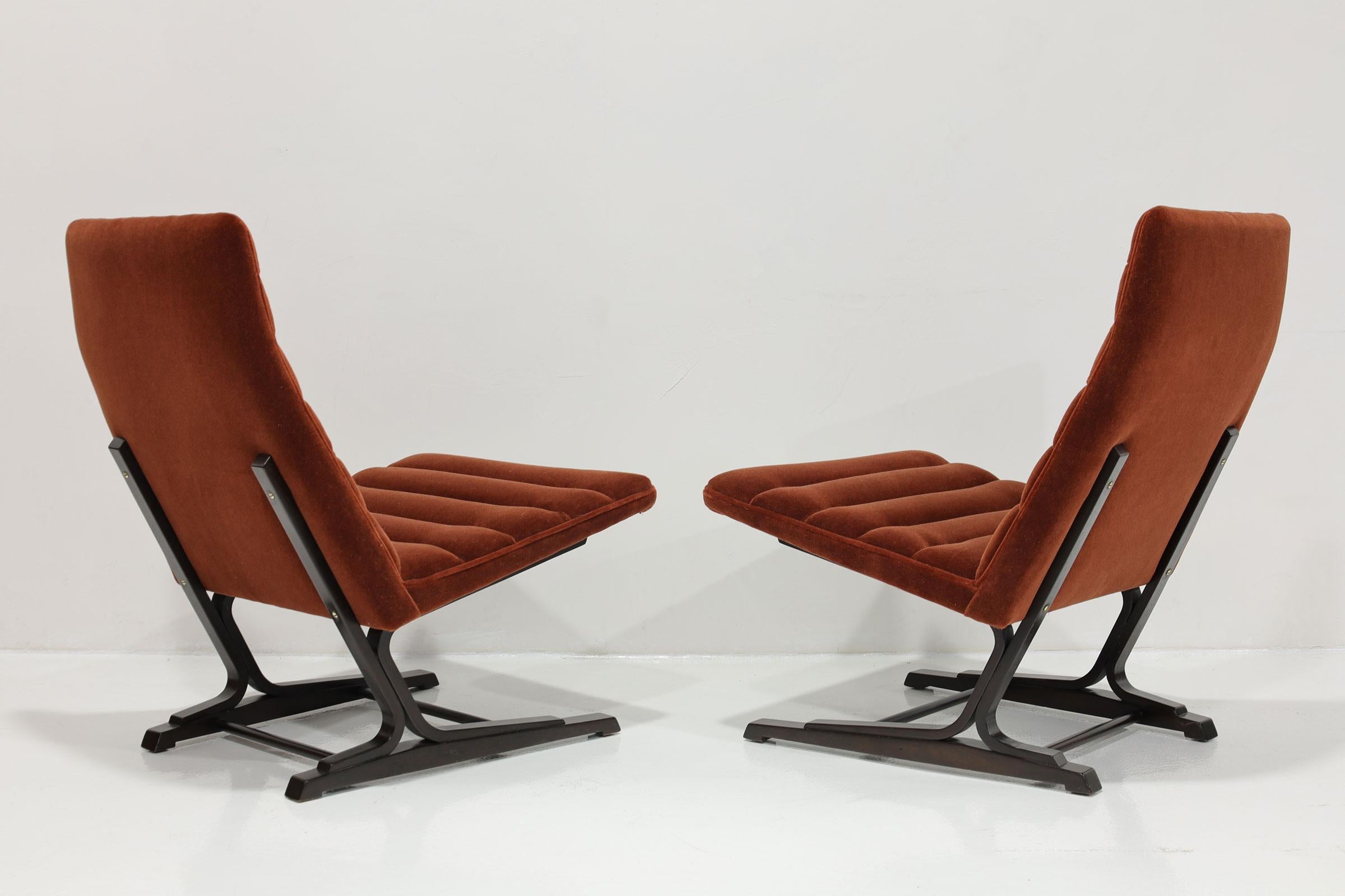 XX secolo Coppia di sedie a sbalzo di Roger Sprunger per Dunbar in mohair in vendita