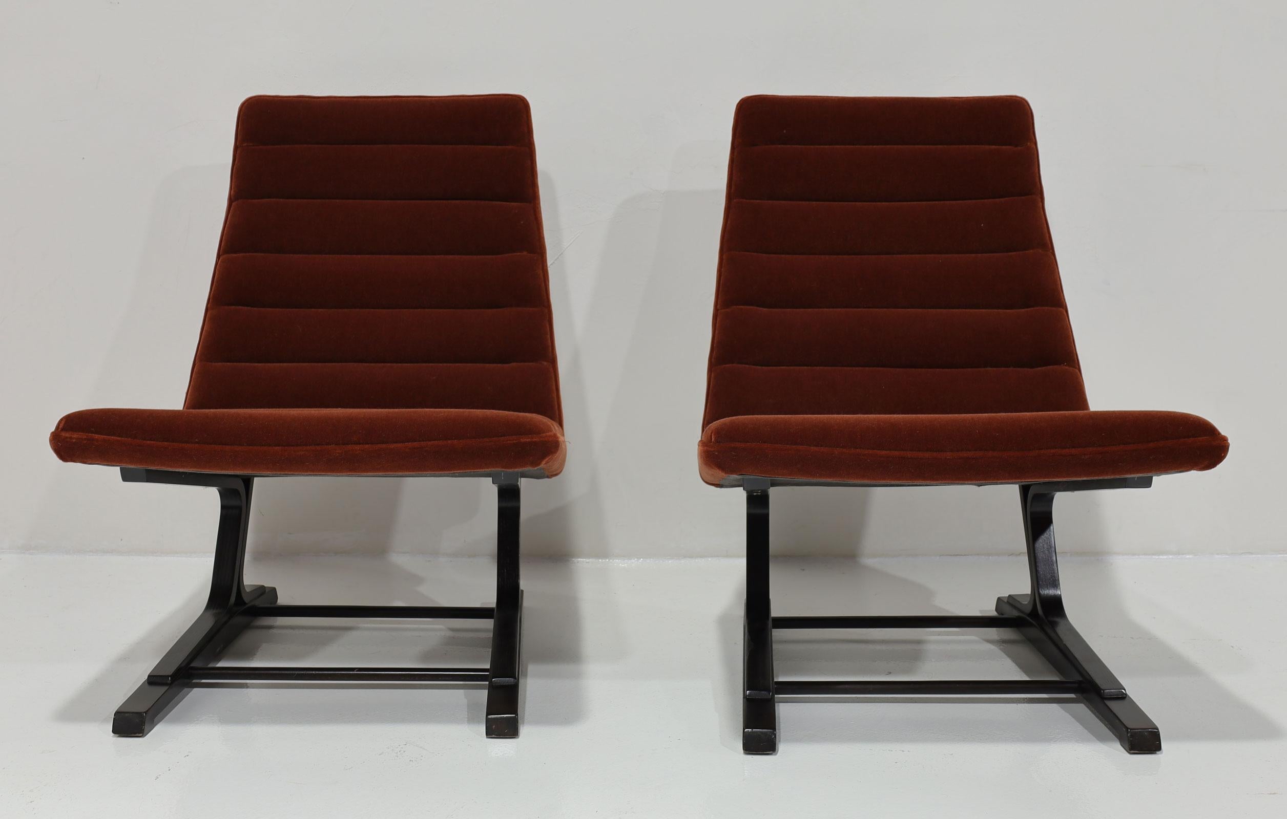 Coppia di sedie a sbalzo di Roger Sprunger per Dunbar in mohair in vendita 1