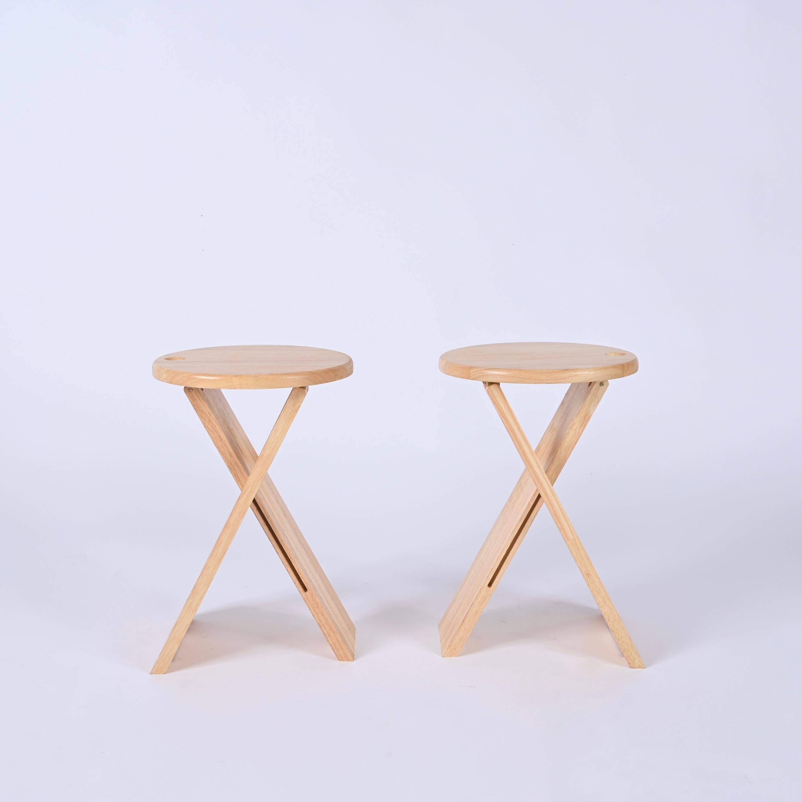 Mid-Century Pair of Roger Tallon Ts Folding Stools for Sentou, France 1970s In Good Condition For Sale In Roma, IT