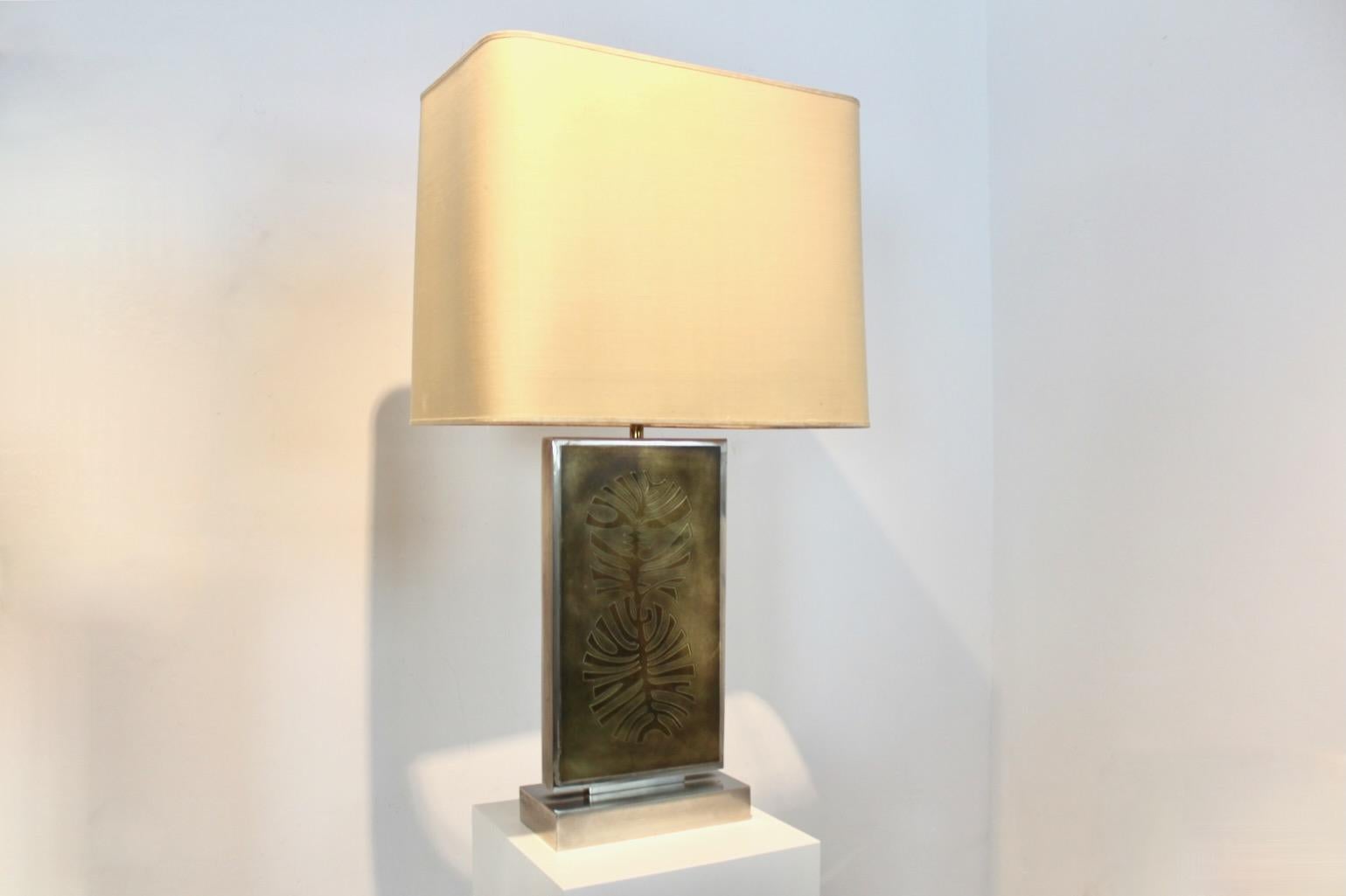 Mid-Century Modern Pair of Roger Vanhevel Brass Philodendron-Etched Impressive Table Lamps, signed For Sale