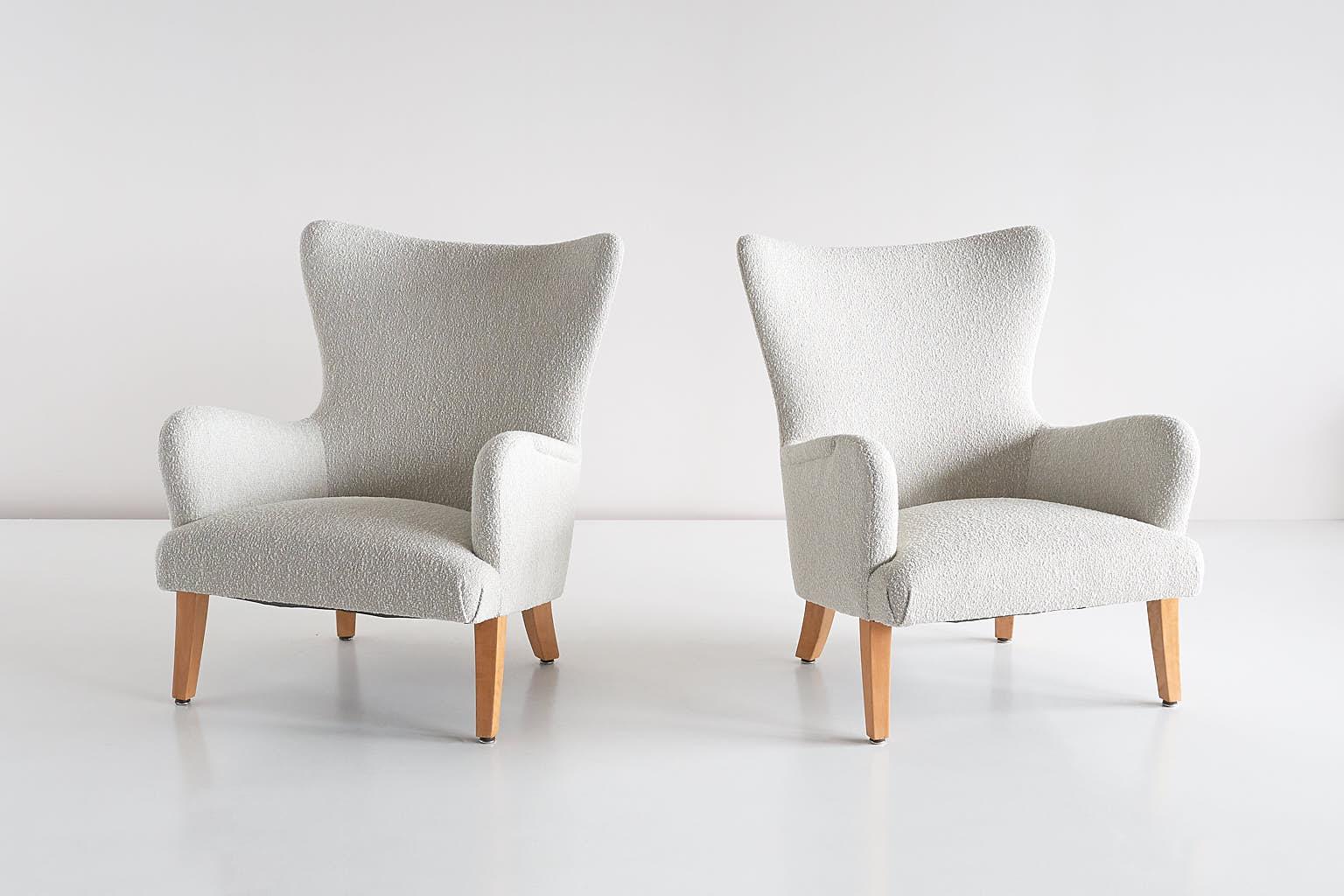 Scandinavian Modern Pair of Rolf Engströmer Armchairs in Pearl Bouclé and Sycamore, Sweden, 1946
