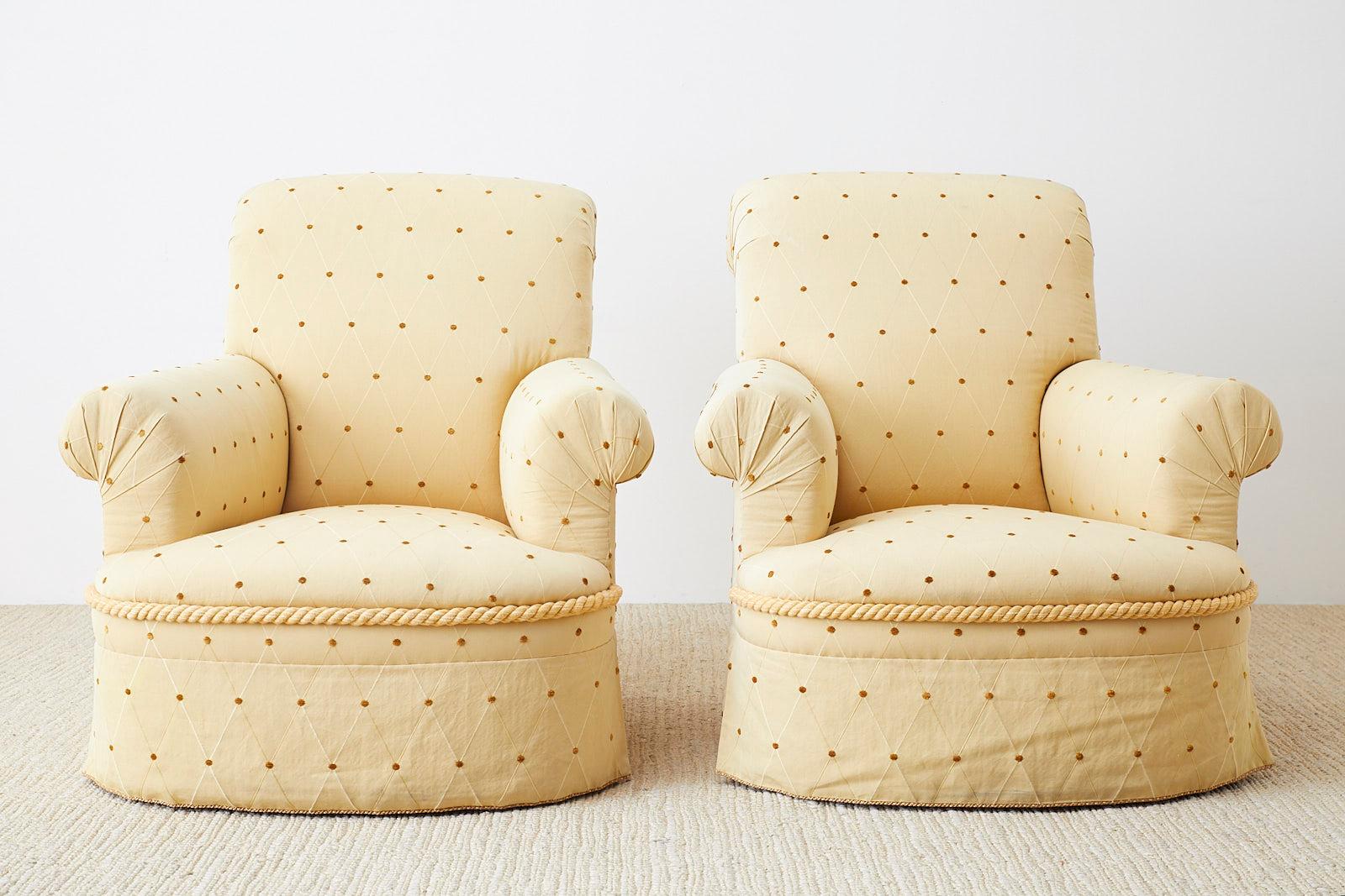 Pair of Rolled Arm Upholstered Club Chairs im Zustand „Gut“ in Rio Vista, CA