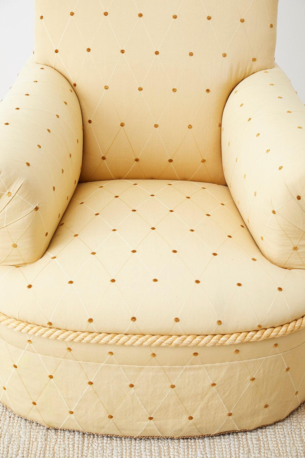 Pair of Rolled Arm Upholstered Club Chairs (21. Jahrhundert und zeitgenössisch)