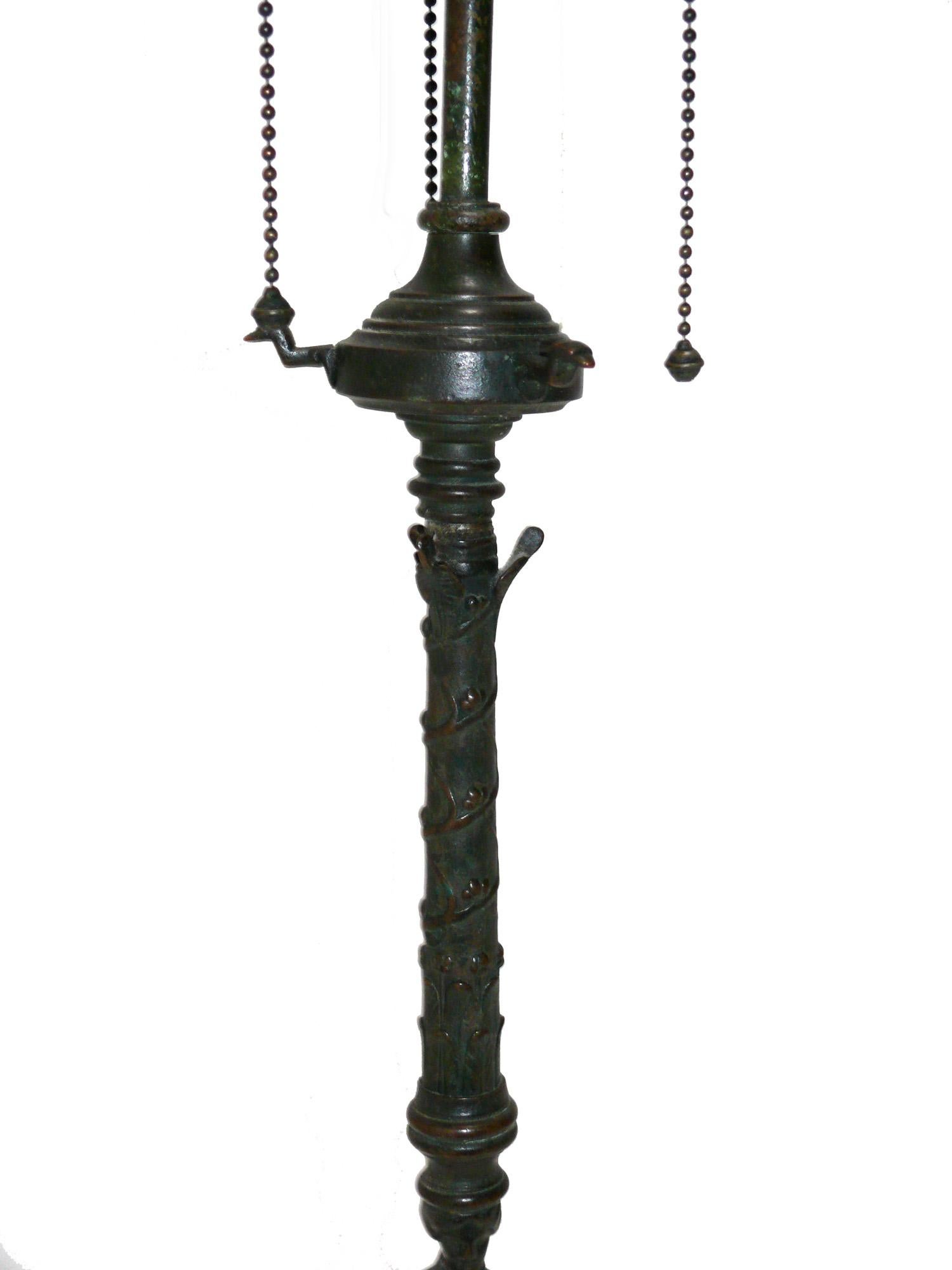Pair of Roman Bronze Neoclassical Lamps In Good Condition For Sale In Atlanta, GA