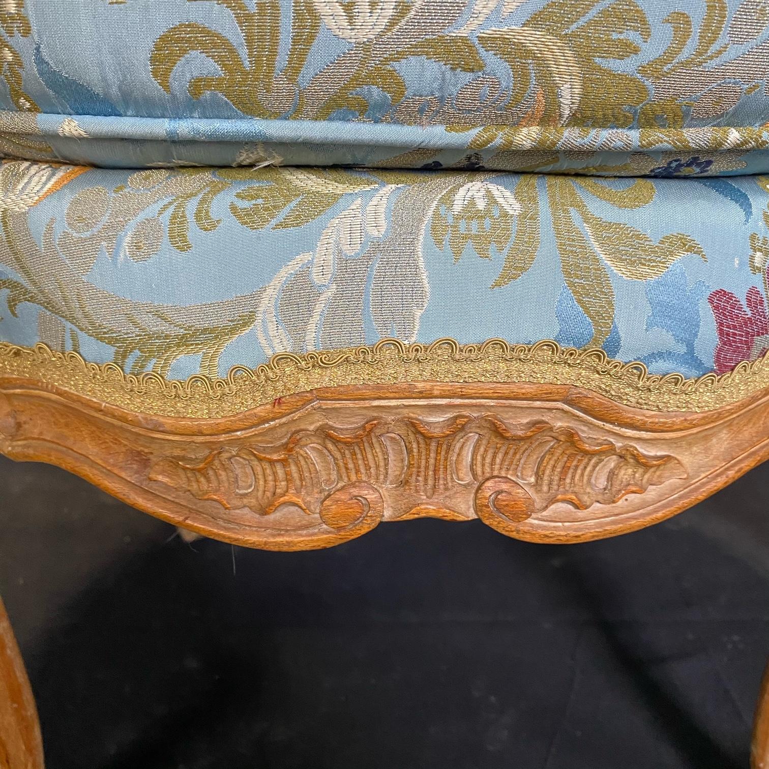 Pair of Romantic 19th Century French Carved Walnut Slipper Chairs 7