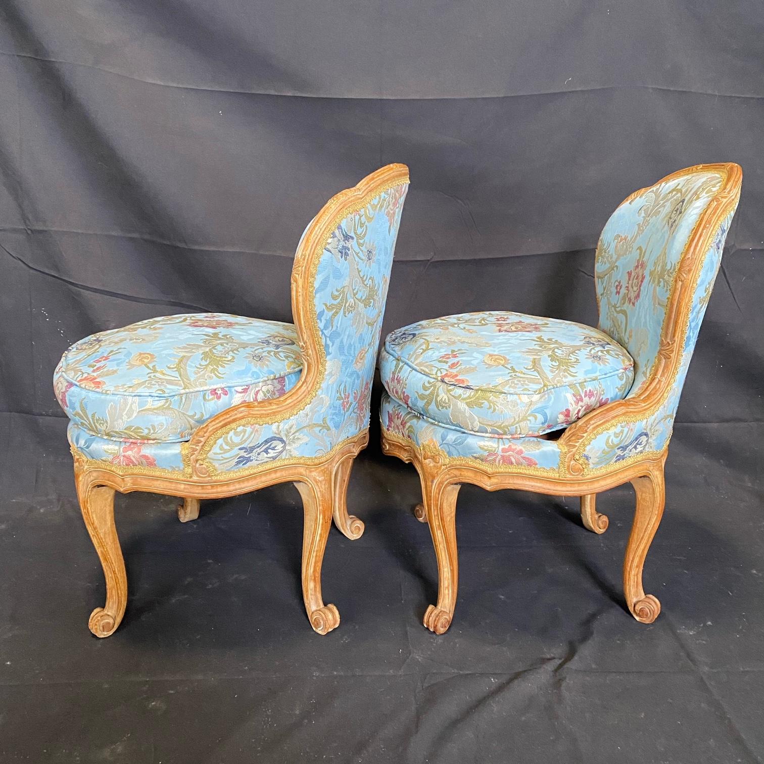 Louis XV Pair of Romantic 19th Century French Carved Walnut Slipper Chairs