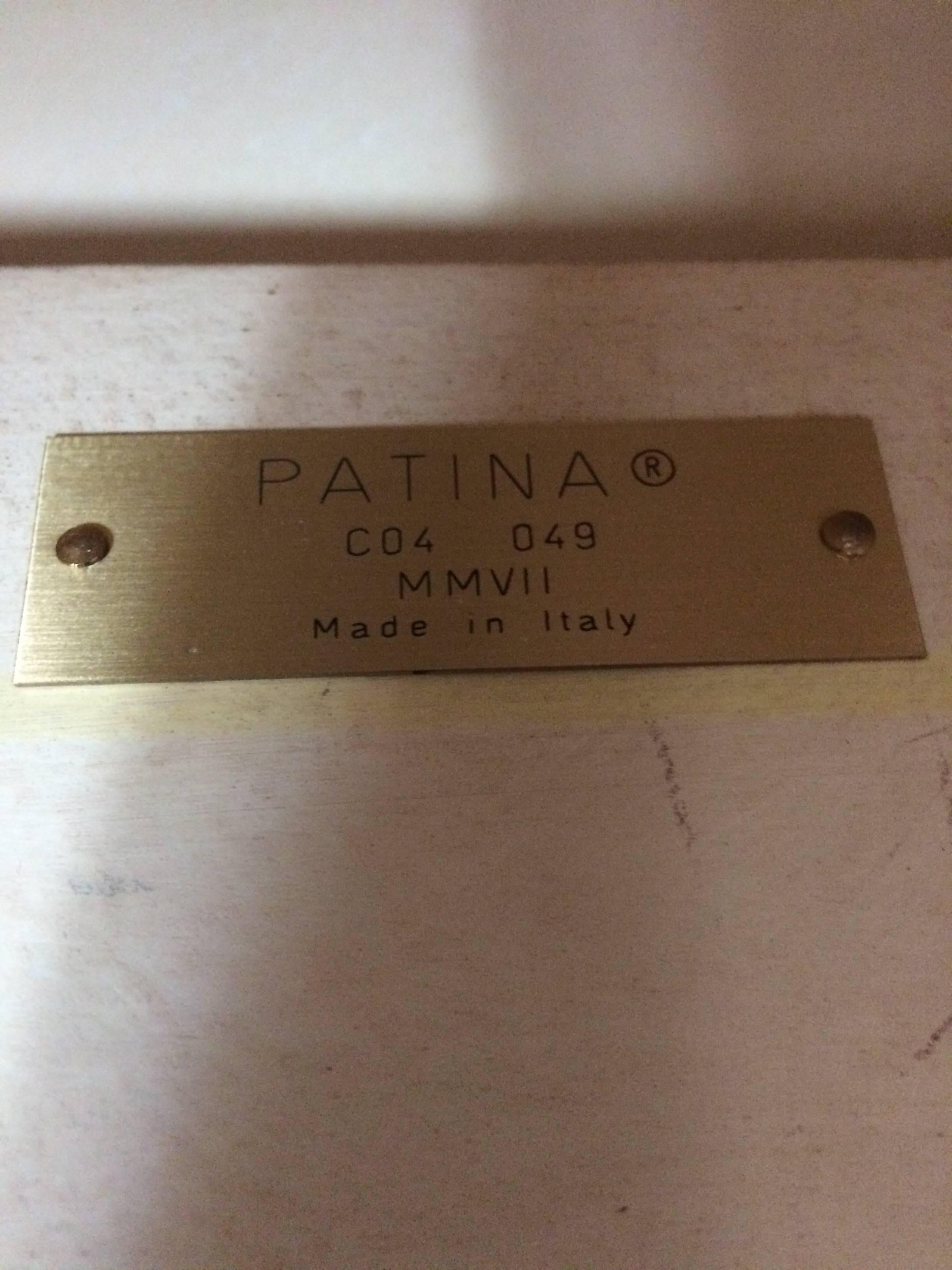 Paire de tables de nuit romantiques peintes à la main par Patina 3