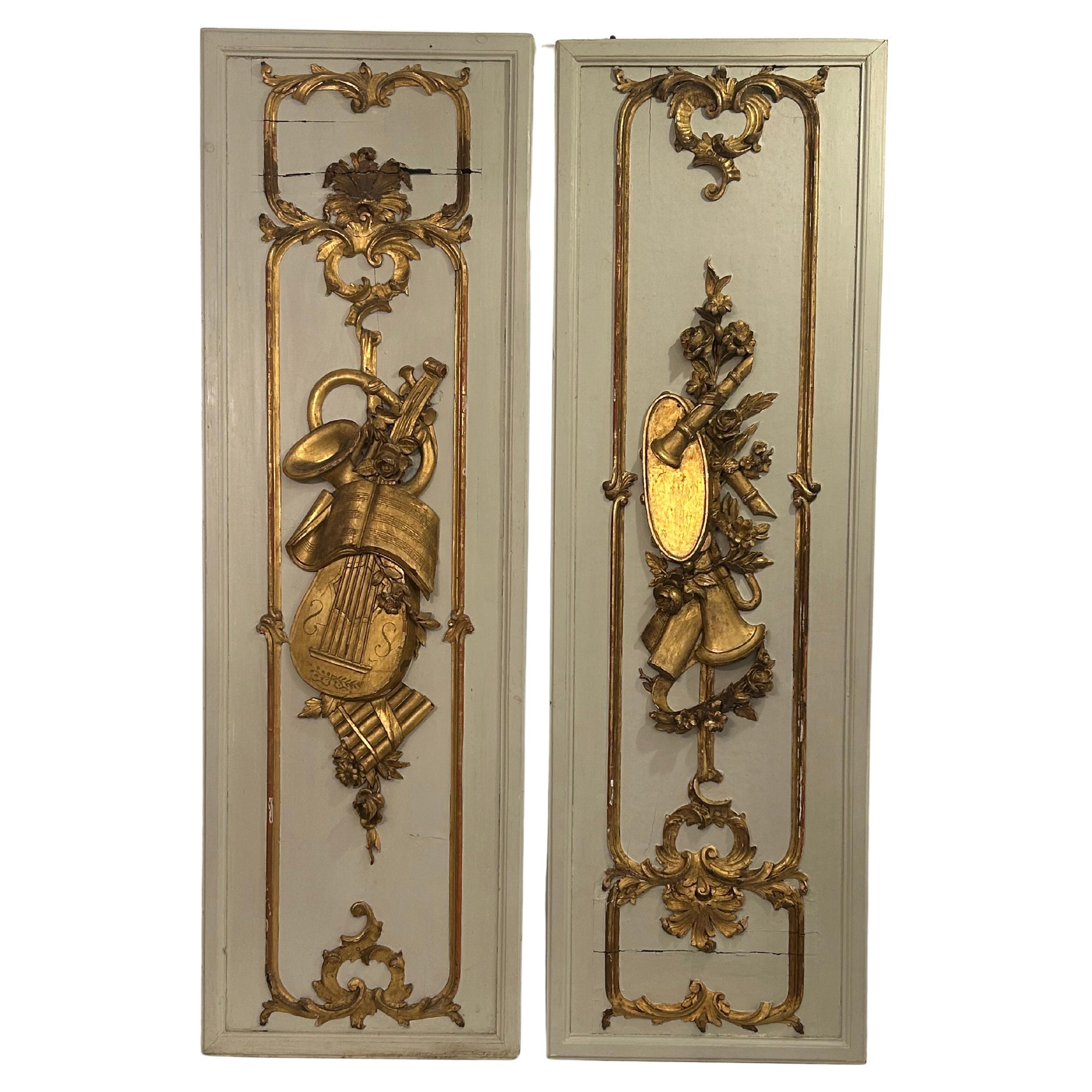 Par de Paneles de Chateau Franceses Románticos Rococo Ornamentados en venta