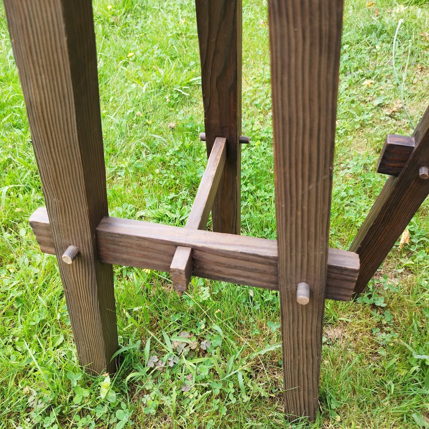 French Pair of rope and sandblasted pine stools, 1970 For Sale