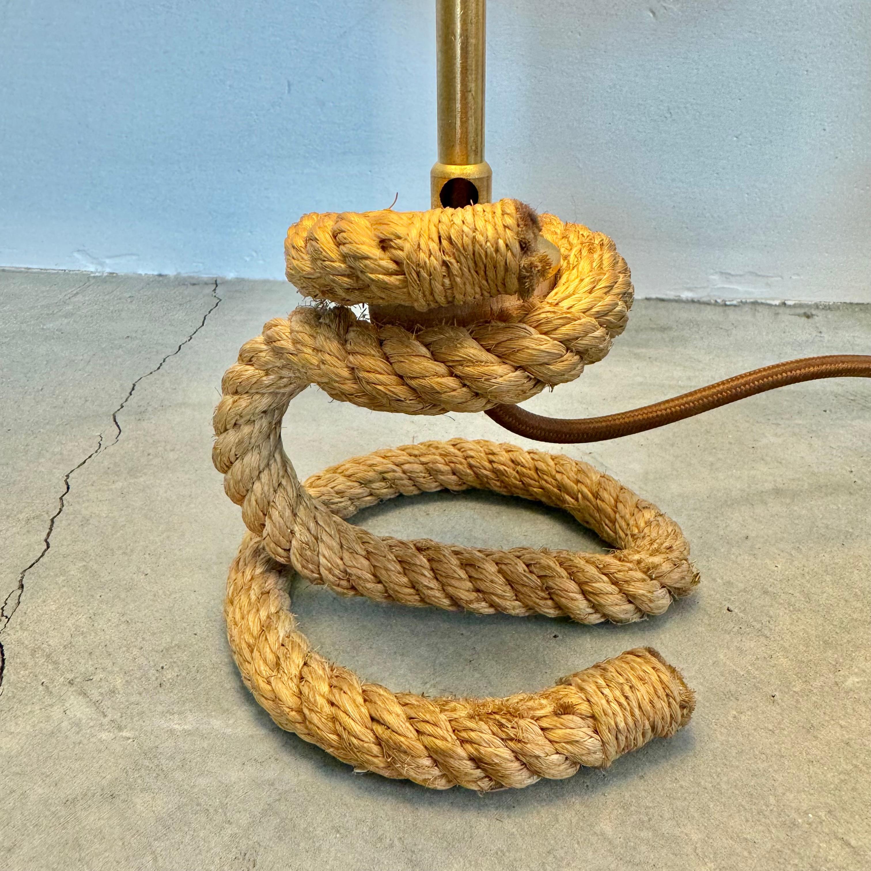 Paire de lampes de table en corde dans le style d'Audoux Minet, 1980 France Bon état - En vente à Los Angeles, CA