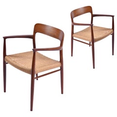 Paire de chaises de salle à manger danoises en teck à assise pliée modèle 56 de Niels Otto Moller