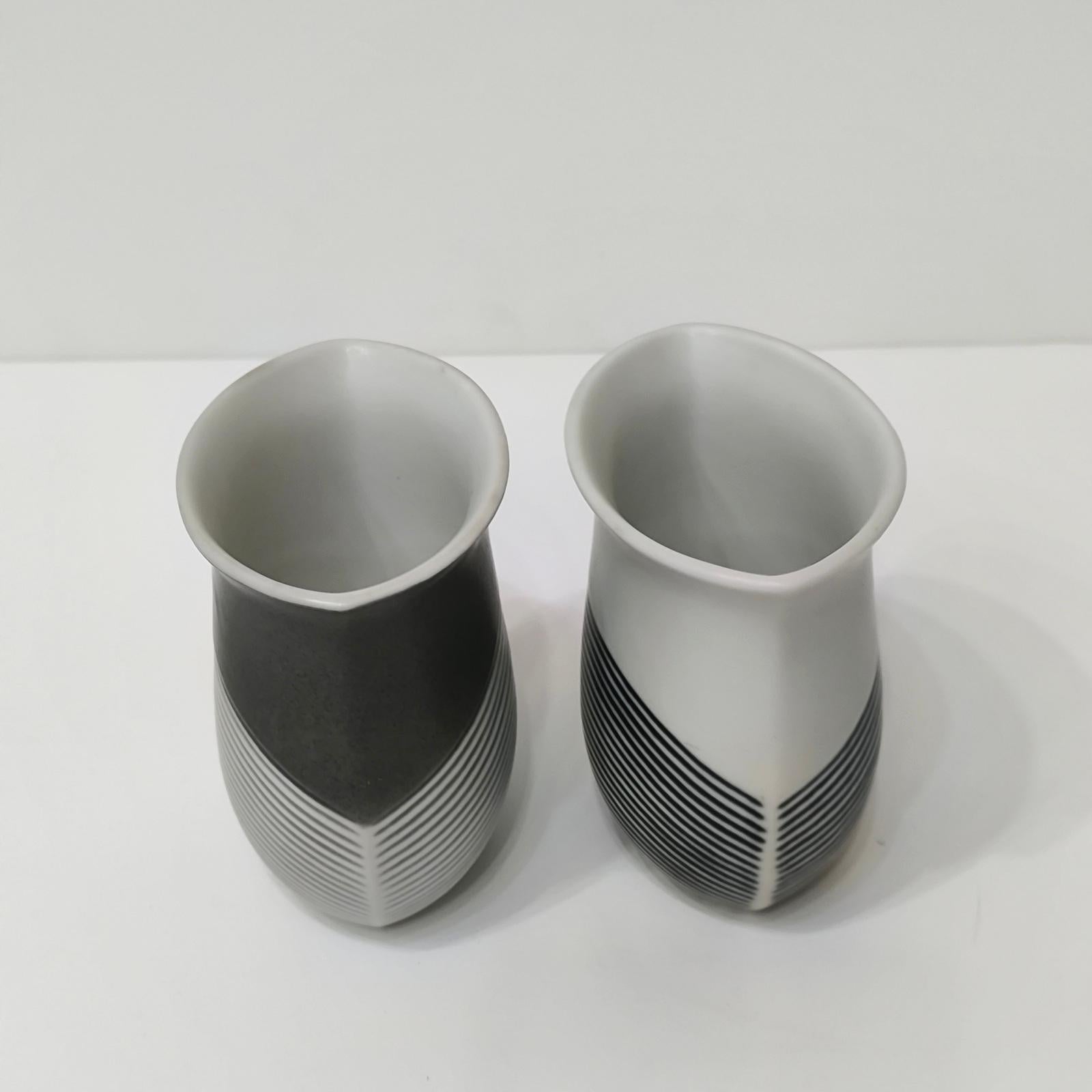Ceramica Coppia di vasi in ceramica IPE di Rorstrand, design di Inger Persson, anni '60 in vendita