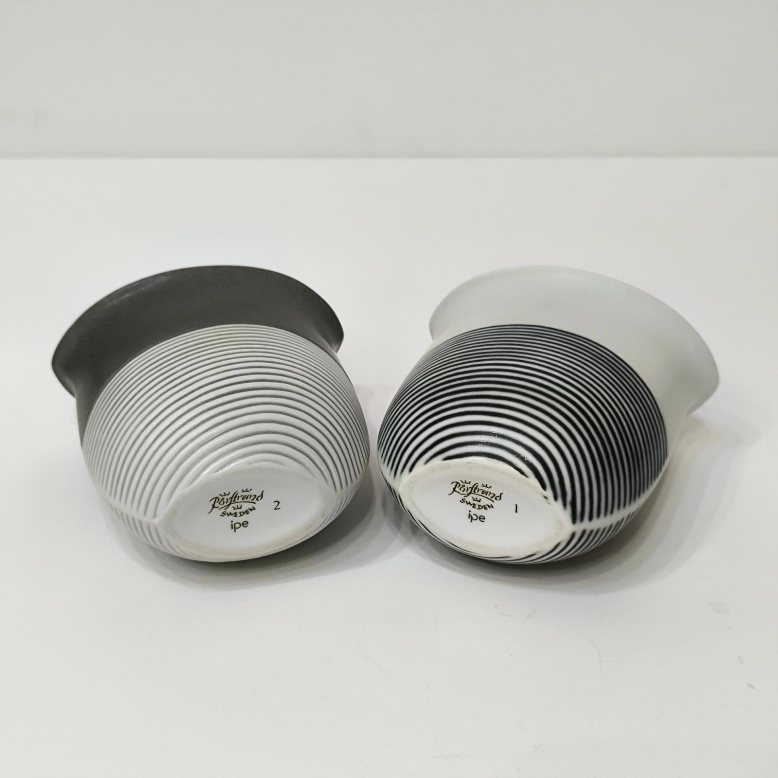 Coppia di vasi in ceramica IPE di Rorstrand, design di Inger Persson, anni '60 in vendita 1