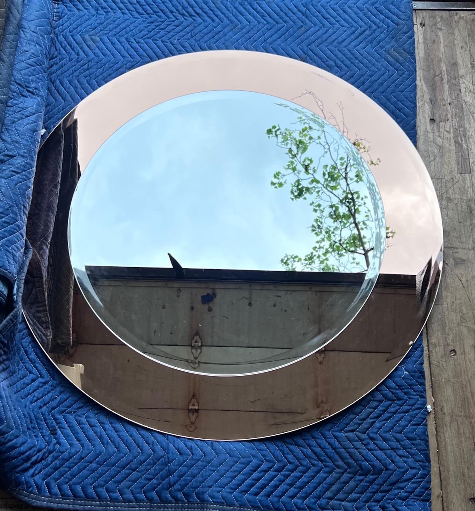 Rose Color Round Mirror In Good Condition For Sale In New York, NY